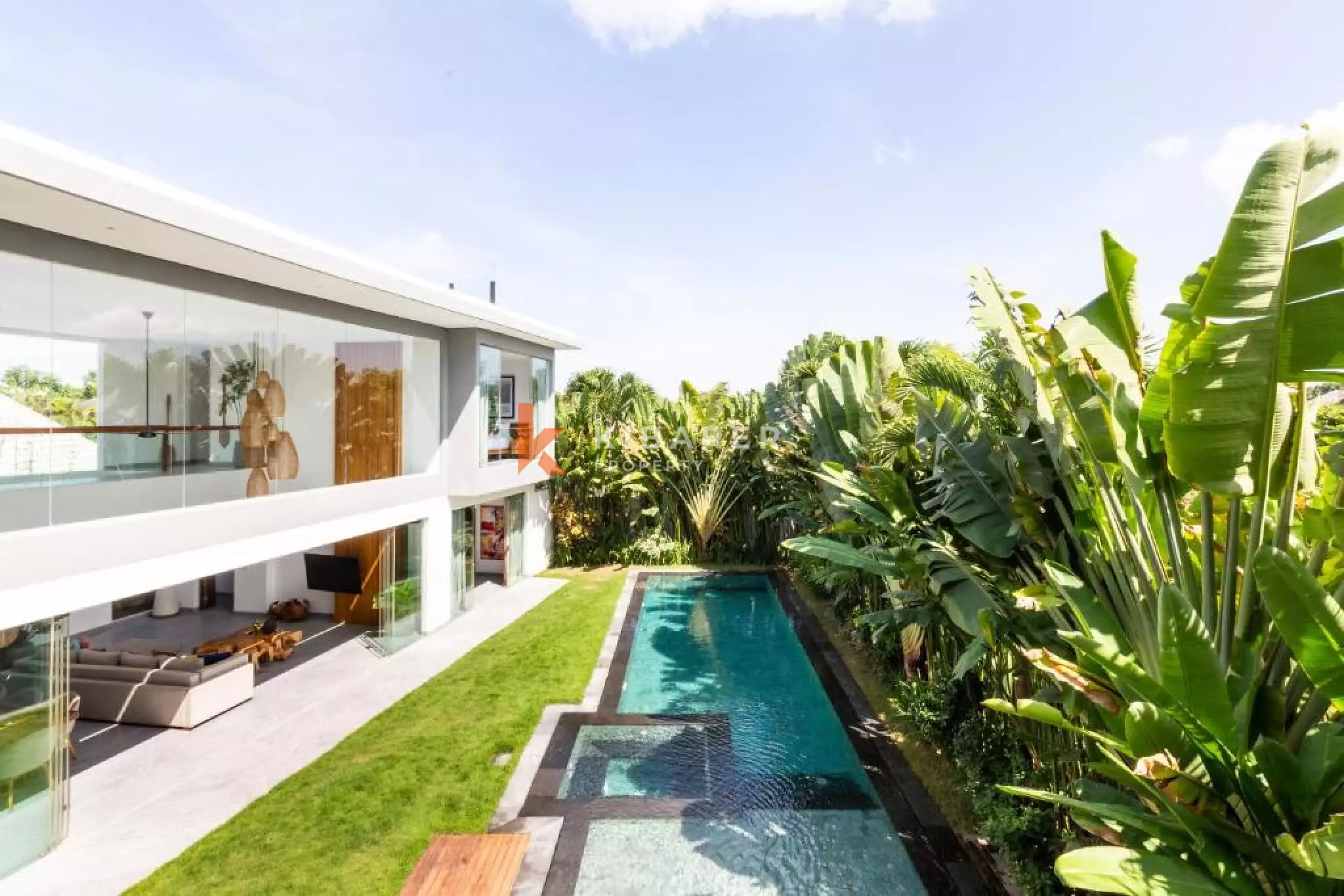 Modern Beachside Five Bedroom Villa with Rooftop Lounge and Sauna Walking away to Berawa Beach