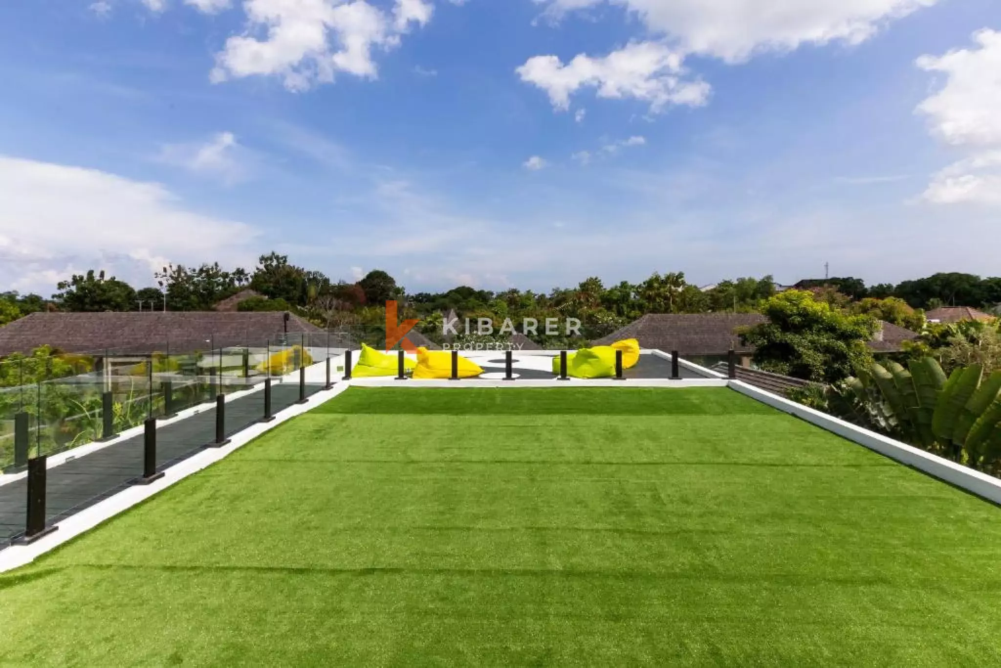 Modern Beachside Five Bedroom Villa with Rooftop Lounge and Sauna Walking away to Berawa Beach