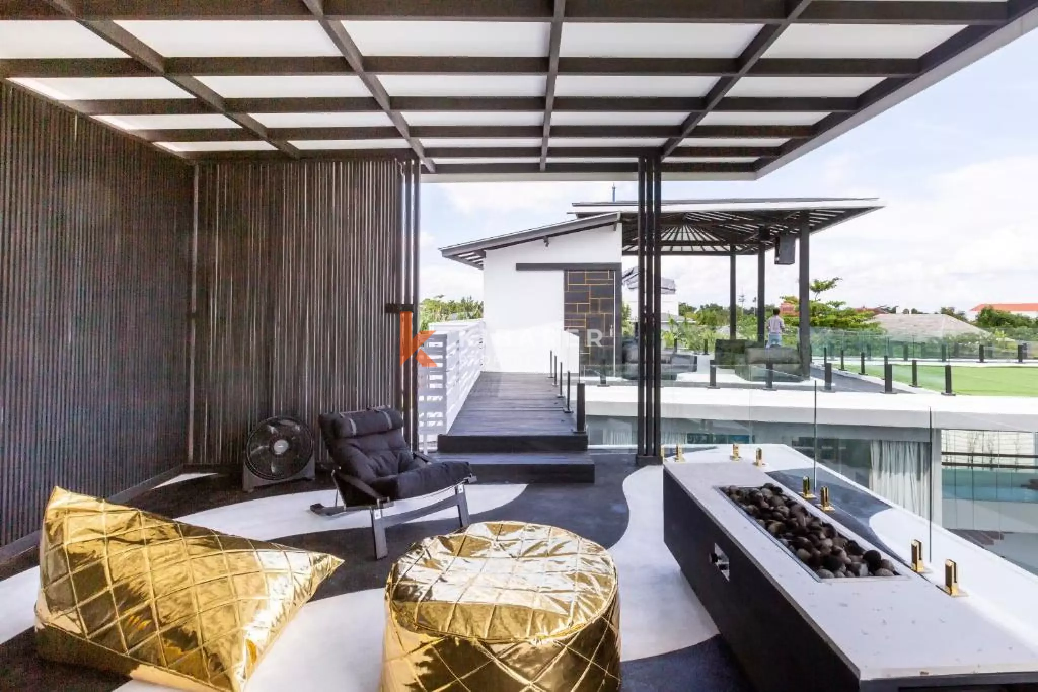 Modern Beachside Five Bedroom Villa with Rooftop Lounge and Sauna Walking away to Berawa Beach