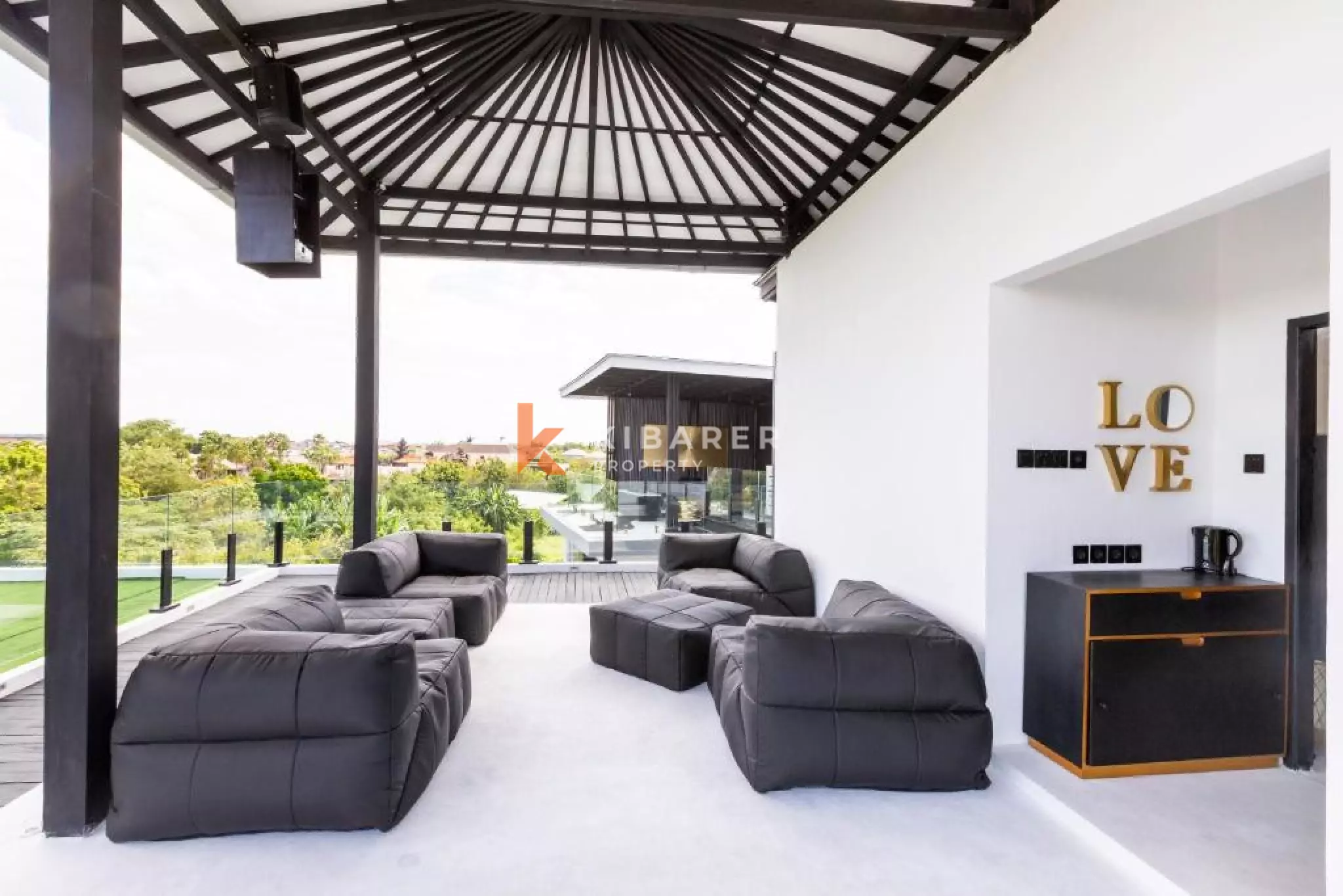 Modern Beachside Five Bedroom Villa with Rooftop Lounge and Sauna Walking away to Berawa Beach