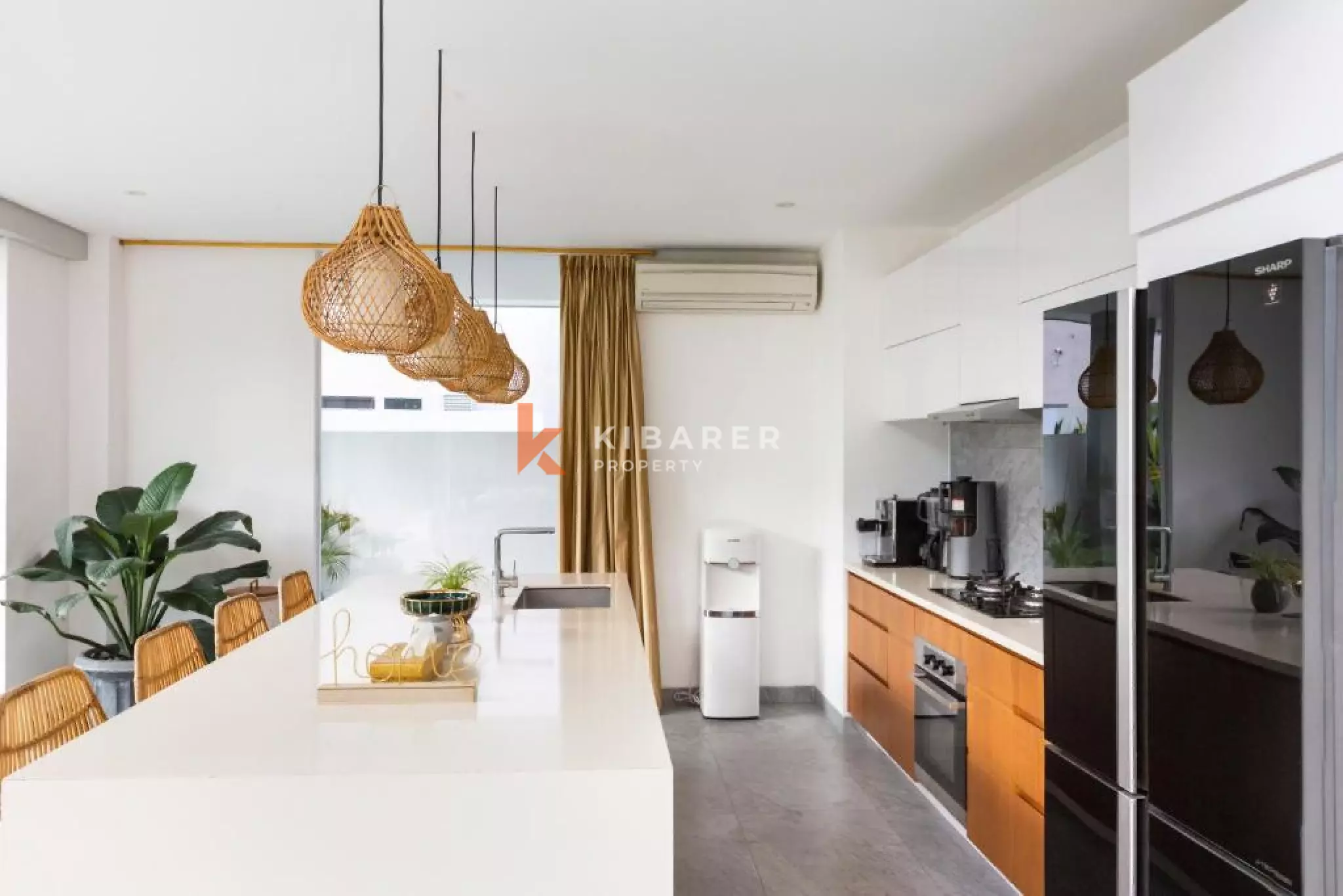 Modern Beachside Five Bedroom Villa with Rooftop Lounge and Sauna Walking away to Berawa Beach