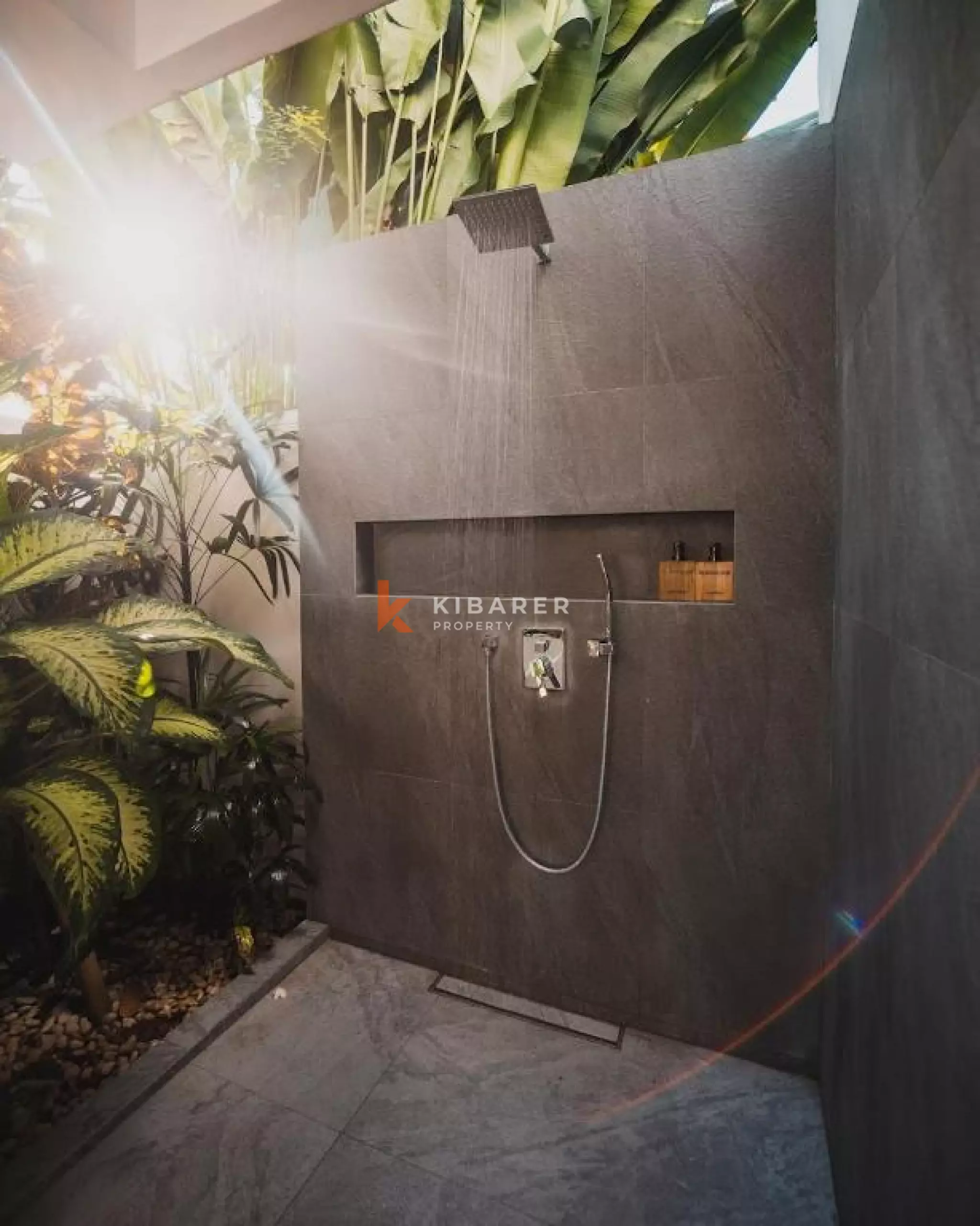 Modern Beachside Five Bedroom Villa with Rooftop Lounge and Sauna Walking away to Berawa Beach