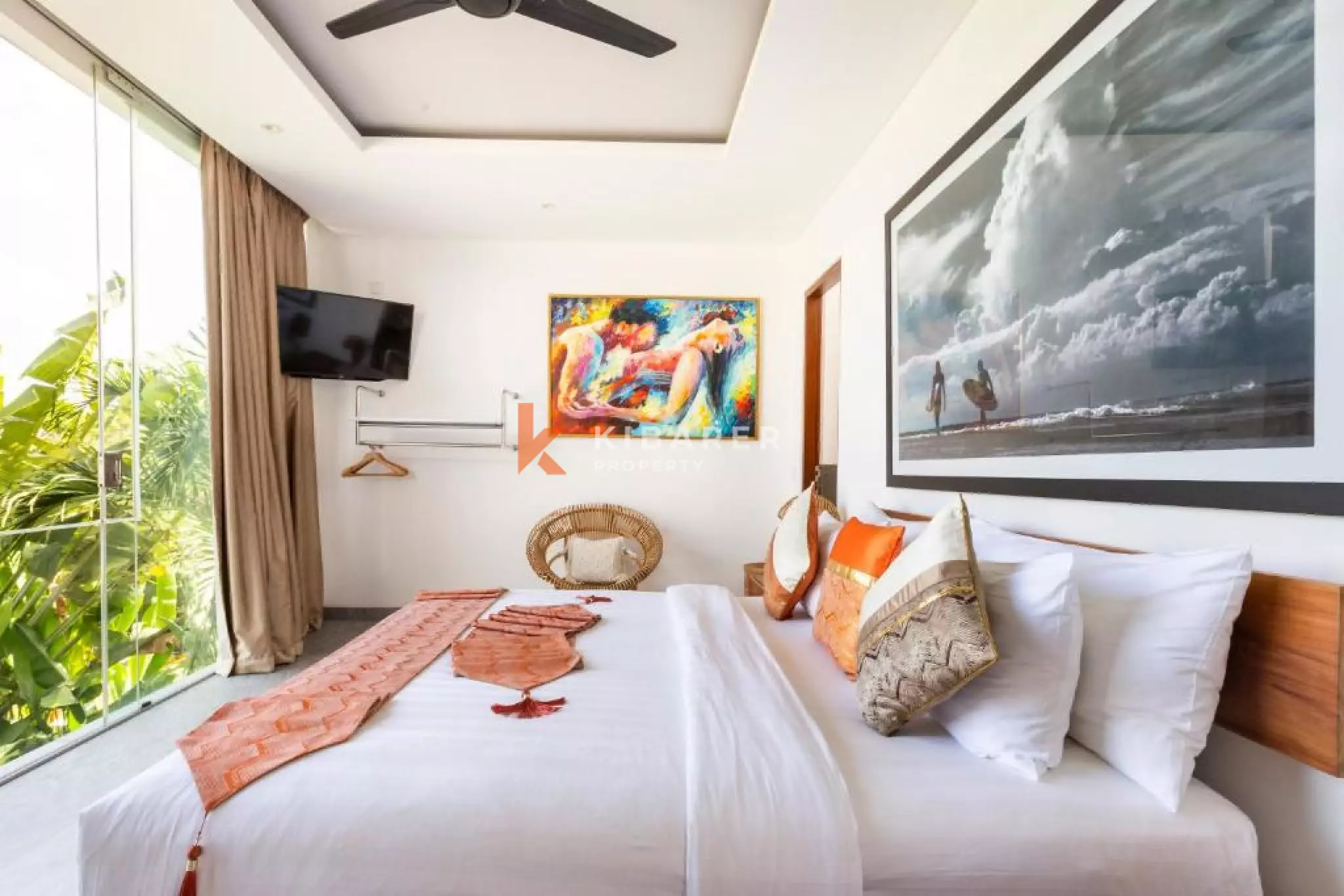 Modern Beachside Five Bedroom Villa with Rooftop Lounge and Sauna Walking away to Berawa Beach