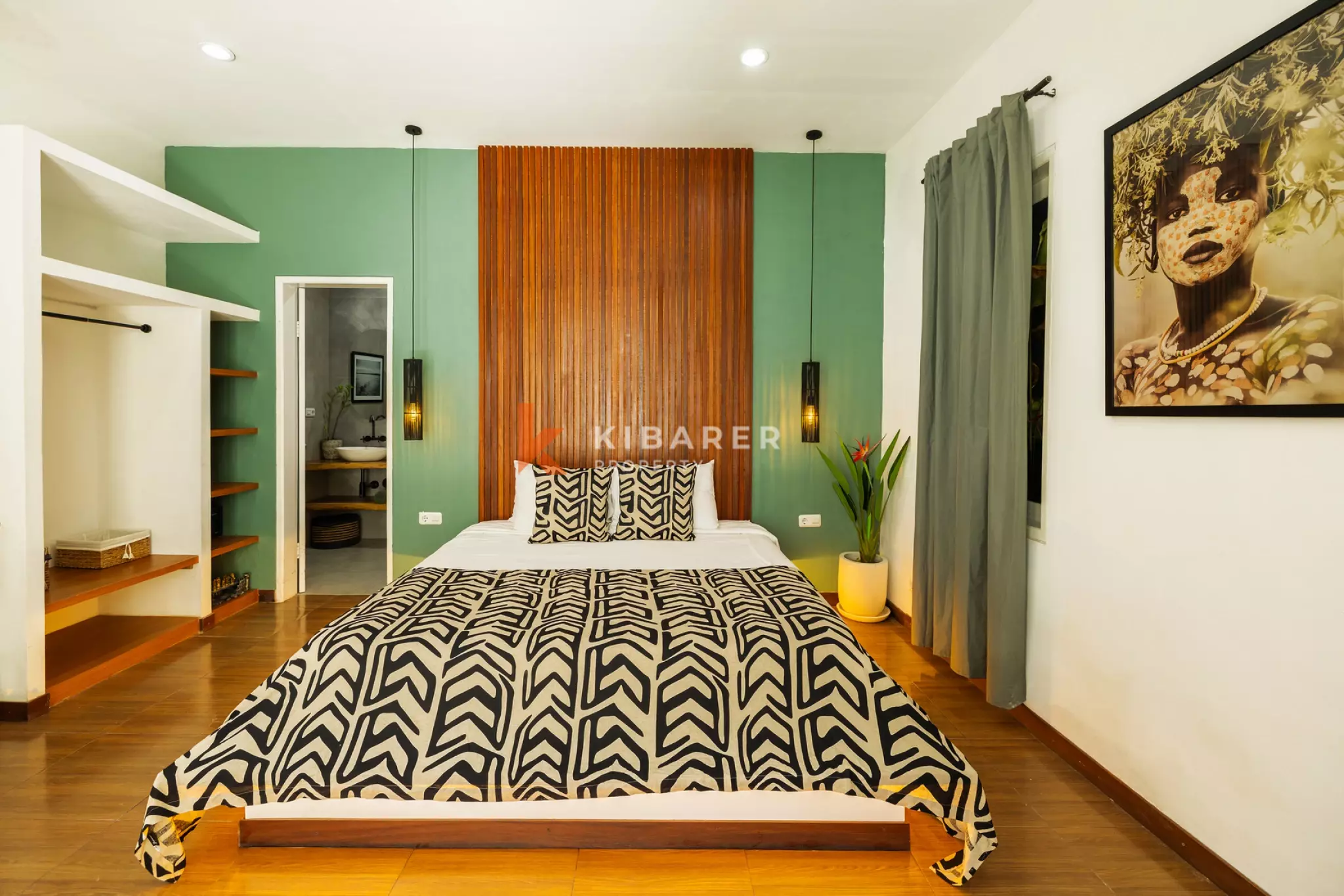Charming Artistic Two Bedroom Villa Steps from Berawa Beach