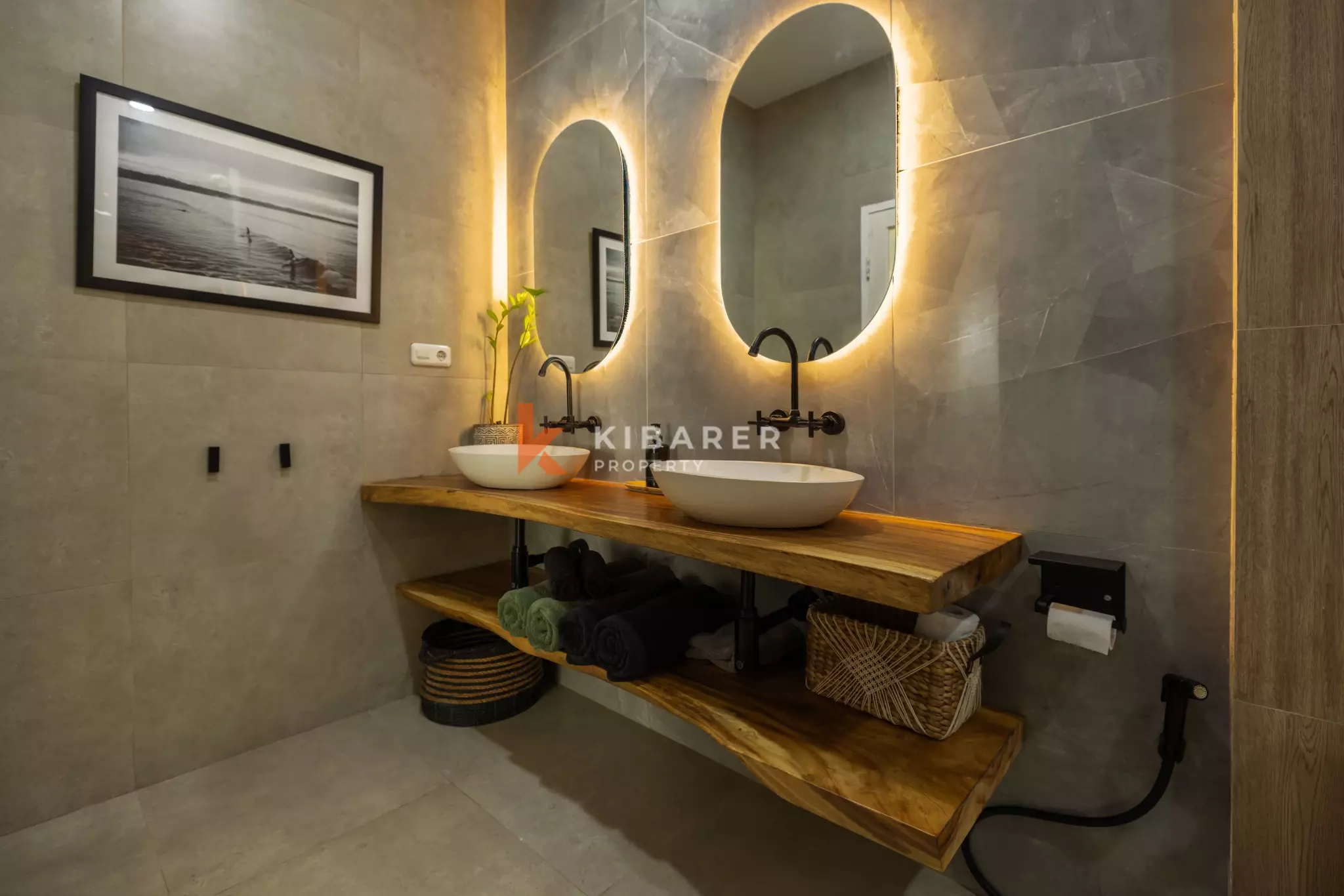 Charming Artistic Two Bedroom Villa Steps from Berawa Beach