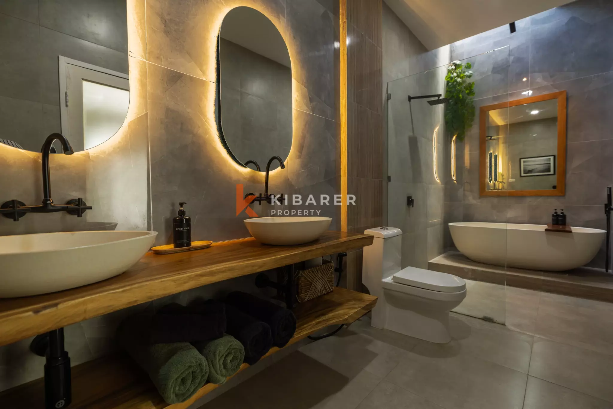 Charming Artistic Two Bedroom Villa Steps from Berawa Beach