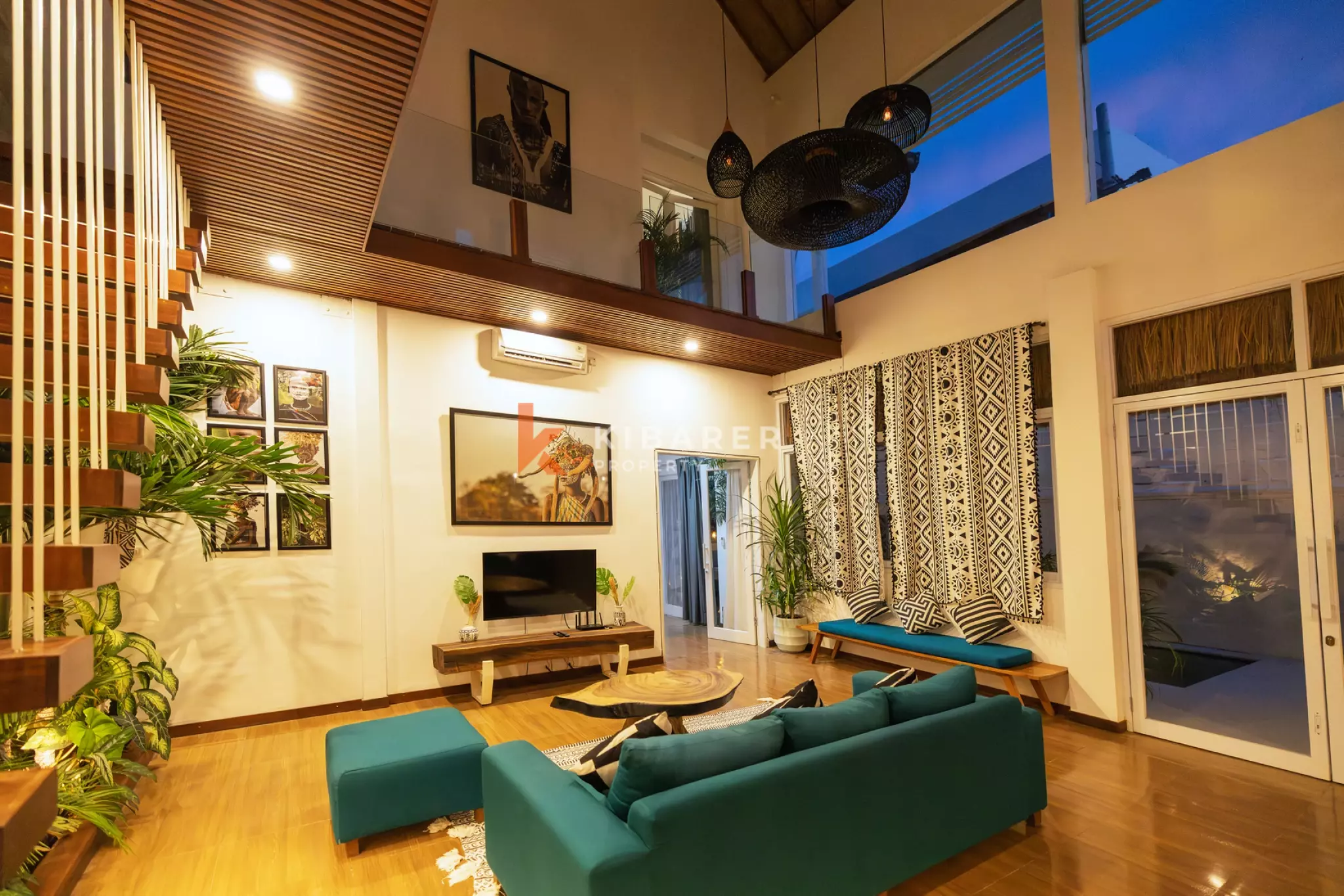 Charming Artistic Two Bedroom Villa Steps from Berawa Beach