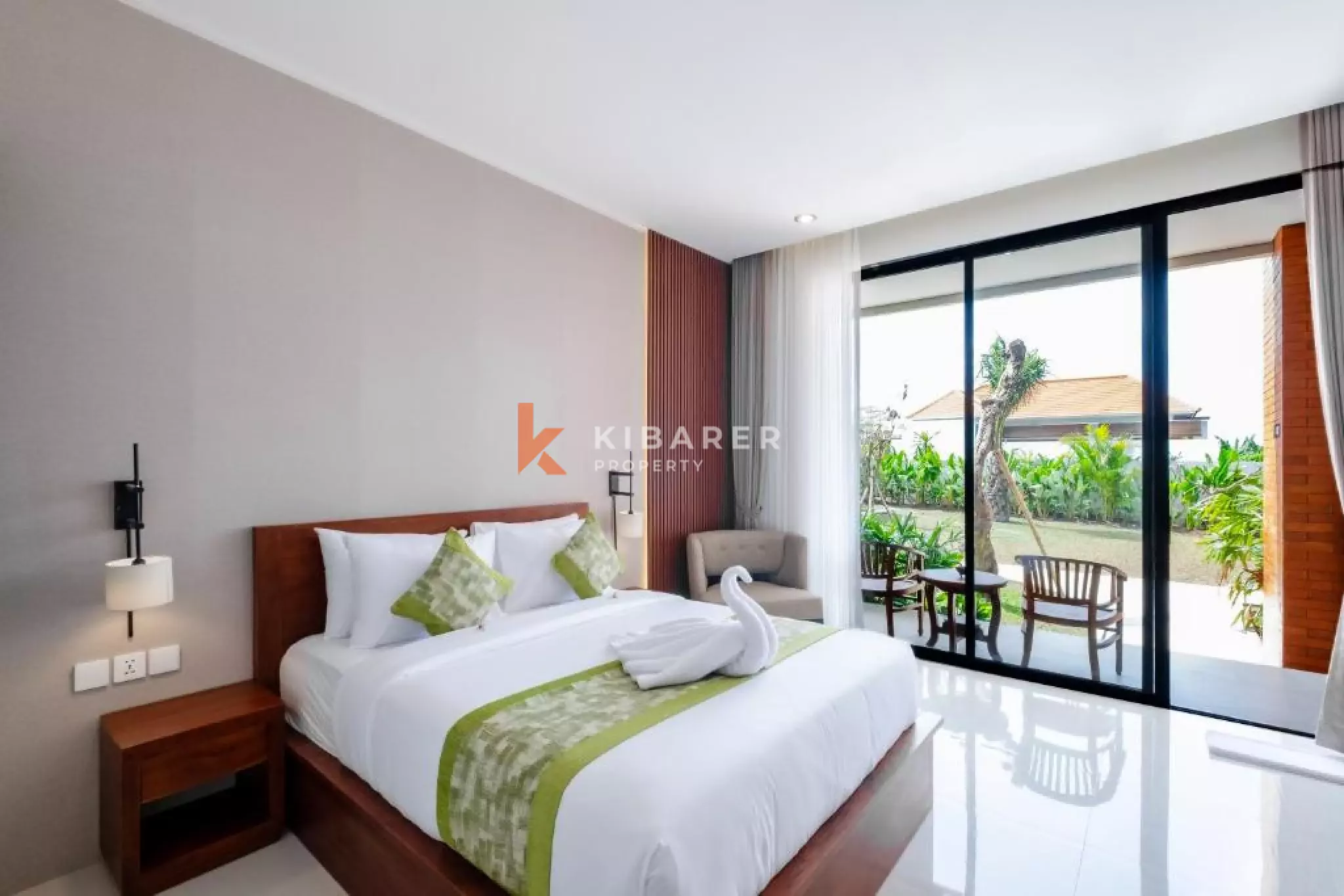 Charming Beachside One Bedroon Suite in Seseh with Shared Pool