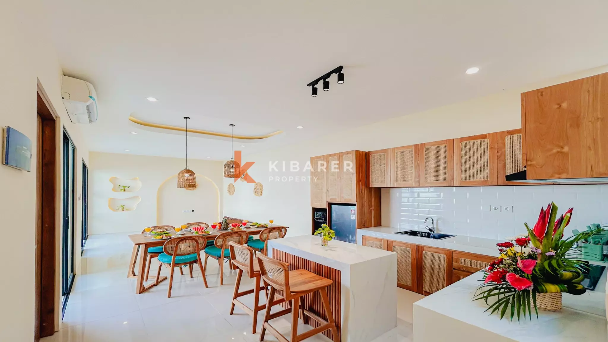 Elegant Tropical Contemporary Three-Bedroom Villa with Private Pool in Sanur