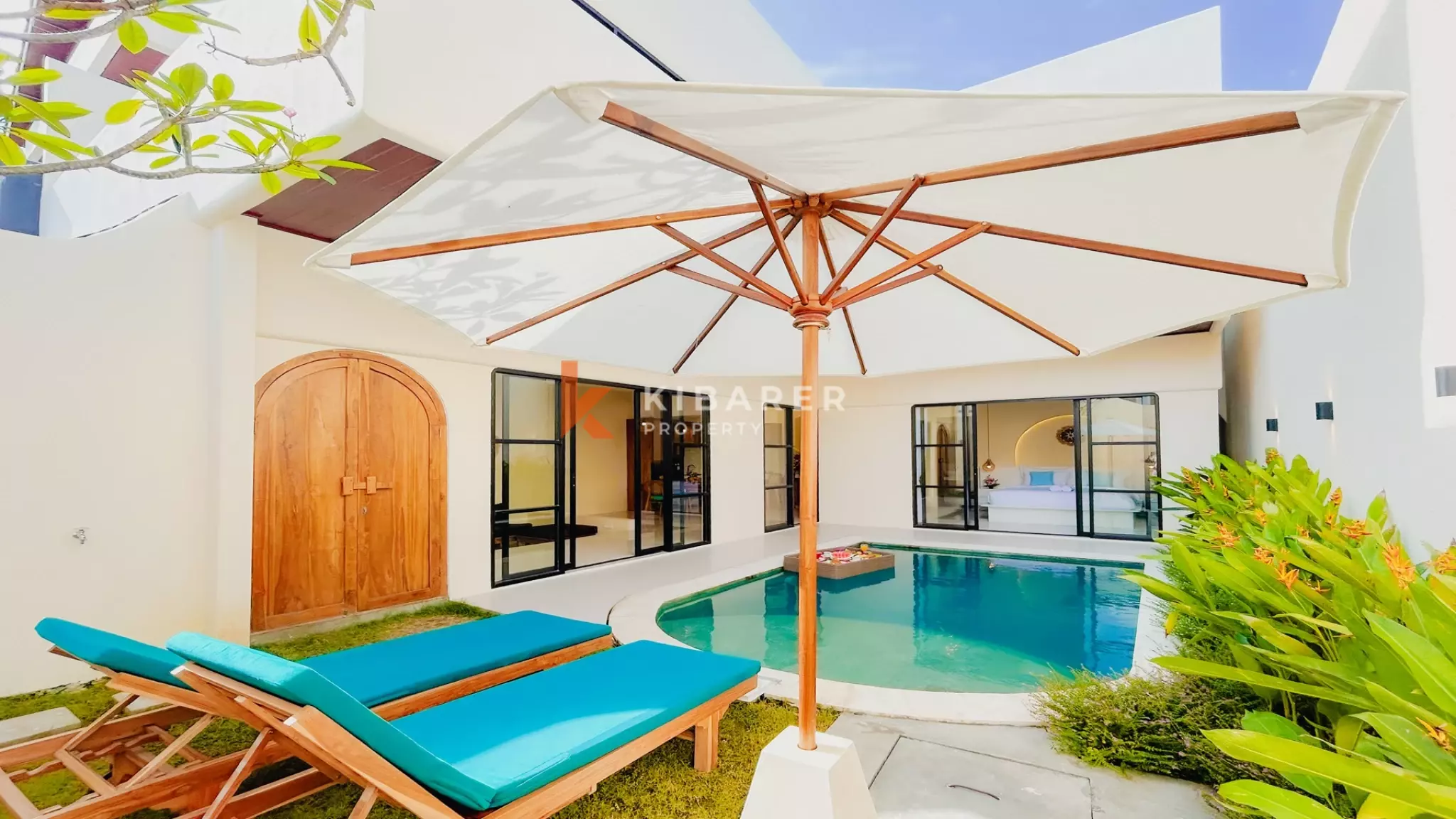 Elegant Tropical Contemporary Three-Bedroom Villa with Private Pool in Sanur