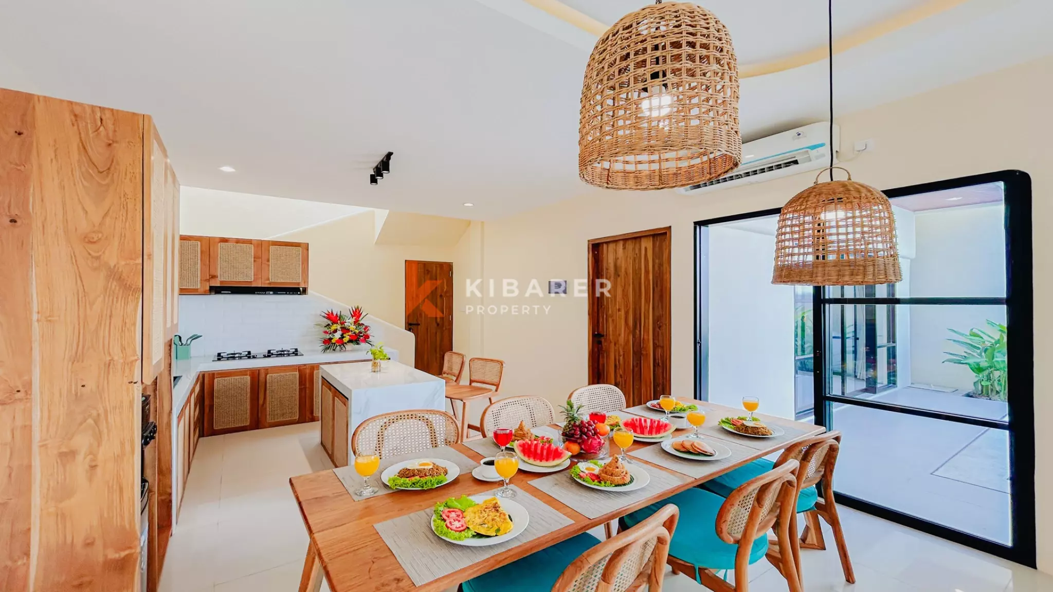 Elegant Tropical Contemporary Three-Bedroom Villa with Private Pool in Sanur