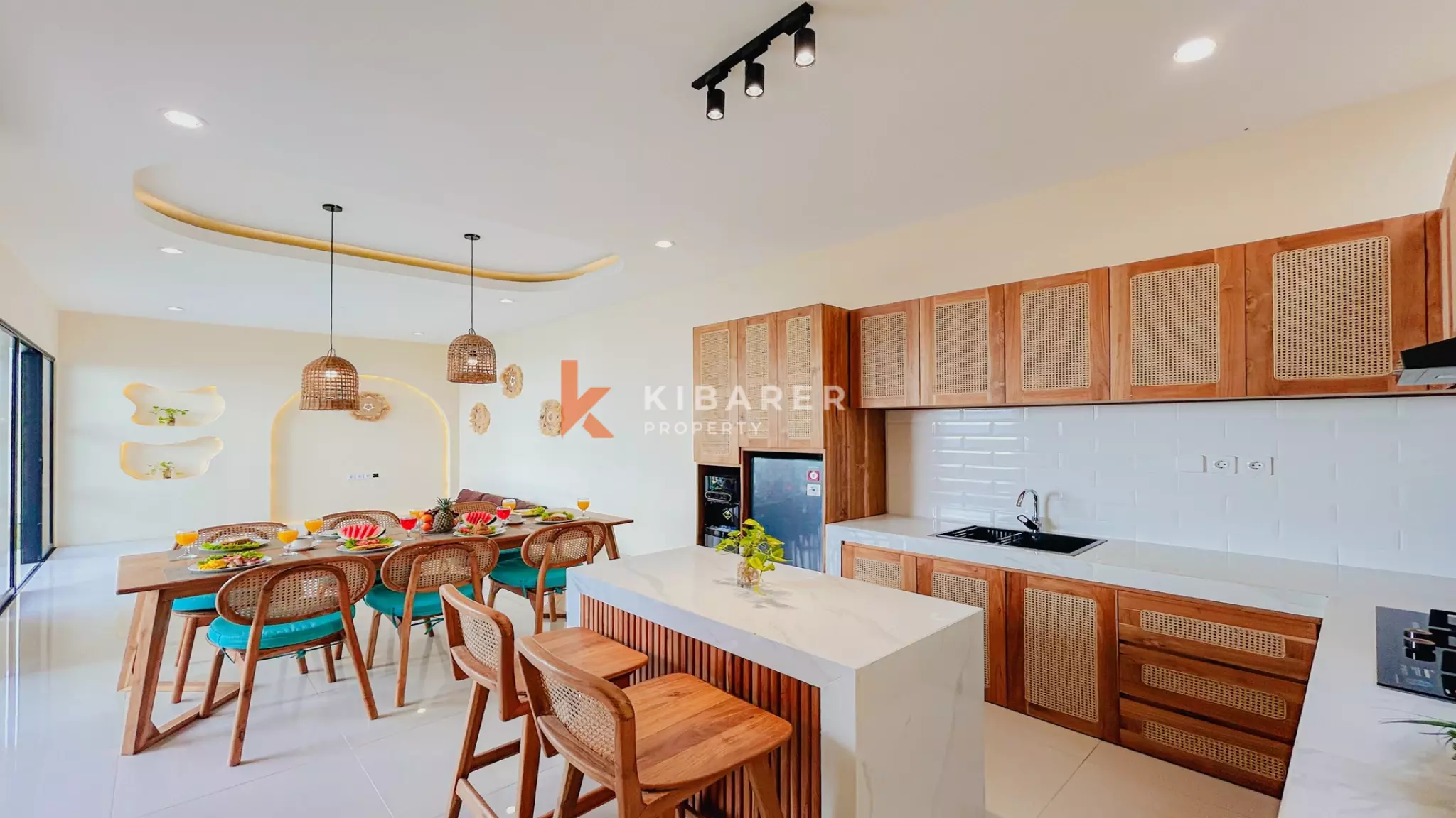 Elegant Tropical Contemporary Three-Bedroom Villa with Private Pool in Sanur