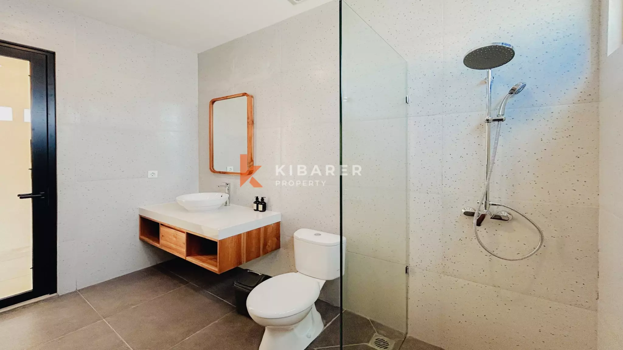 Elegant Tropical Contemporary Three-Bedroom Villa with Private Pool in Sanur