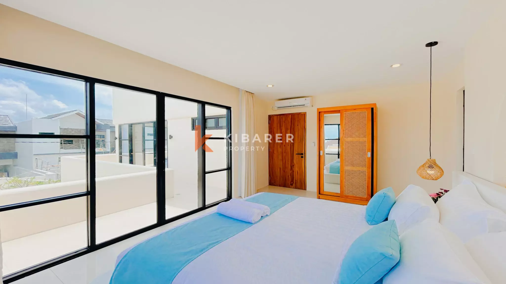 Elegant Tropical Contemporary Three-Bedroom Villa with Private Pool in Sanur