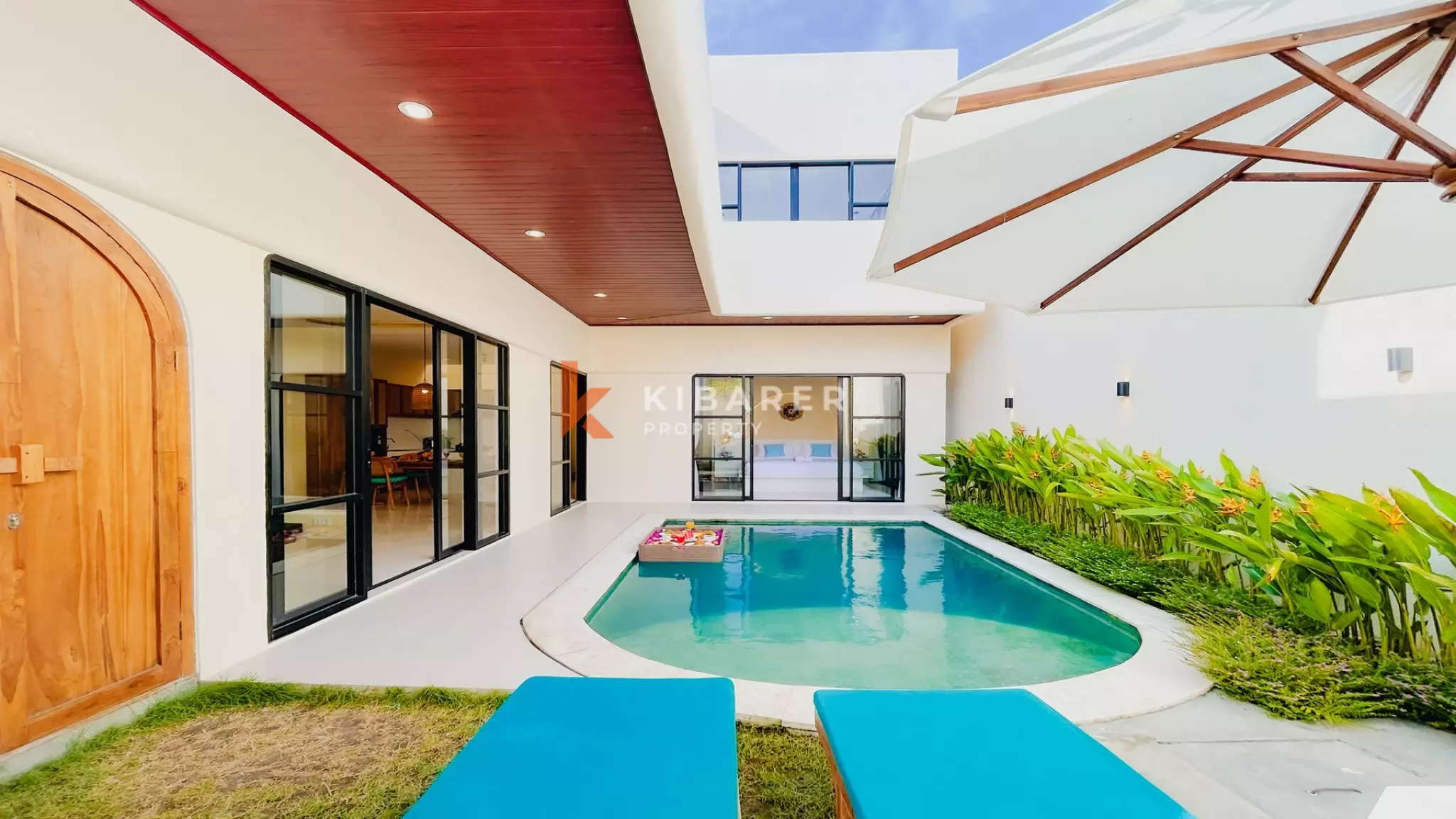 Elegant Tropical Contemporary Three-Bedroom Villa with Private Pool in Sanur