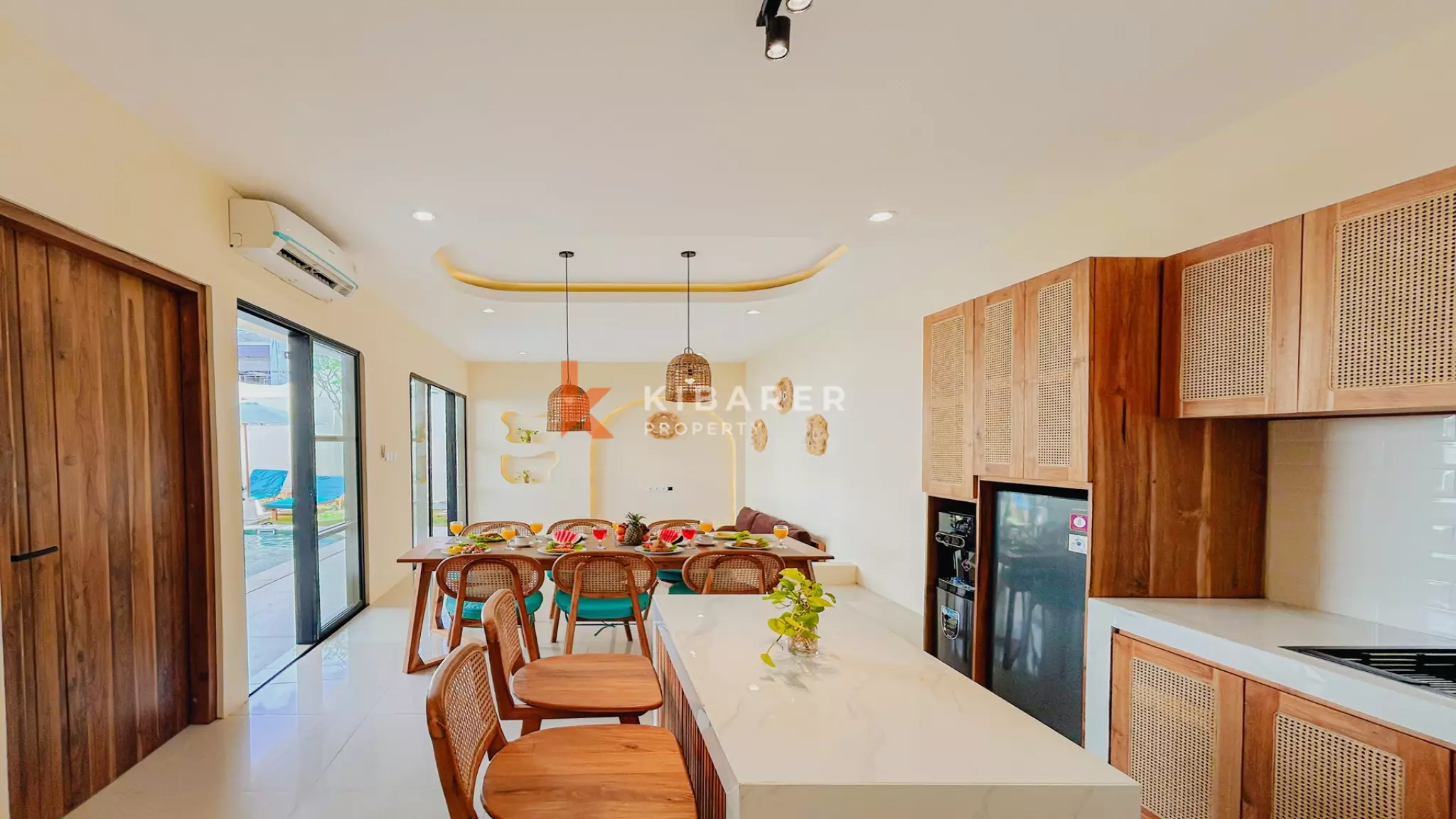 Elegant Tropical Contemporary Three-Bedroom Villa with Private Pool in Sanur