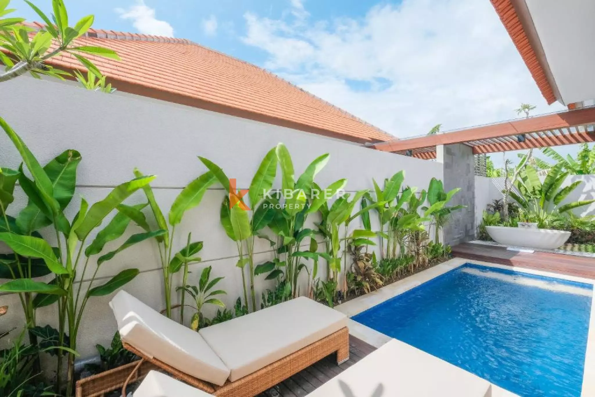 Cozy Beachside One Villa with Private Pool in Seseh
