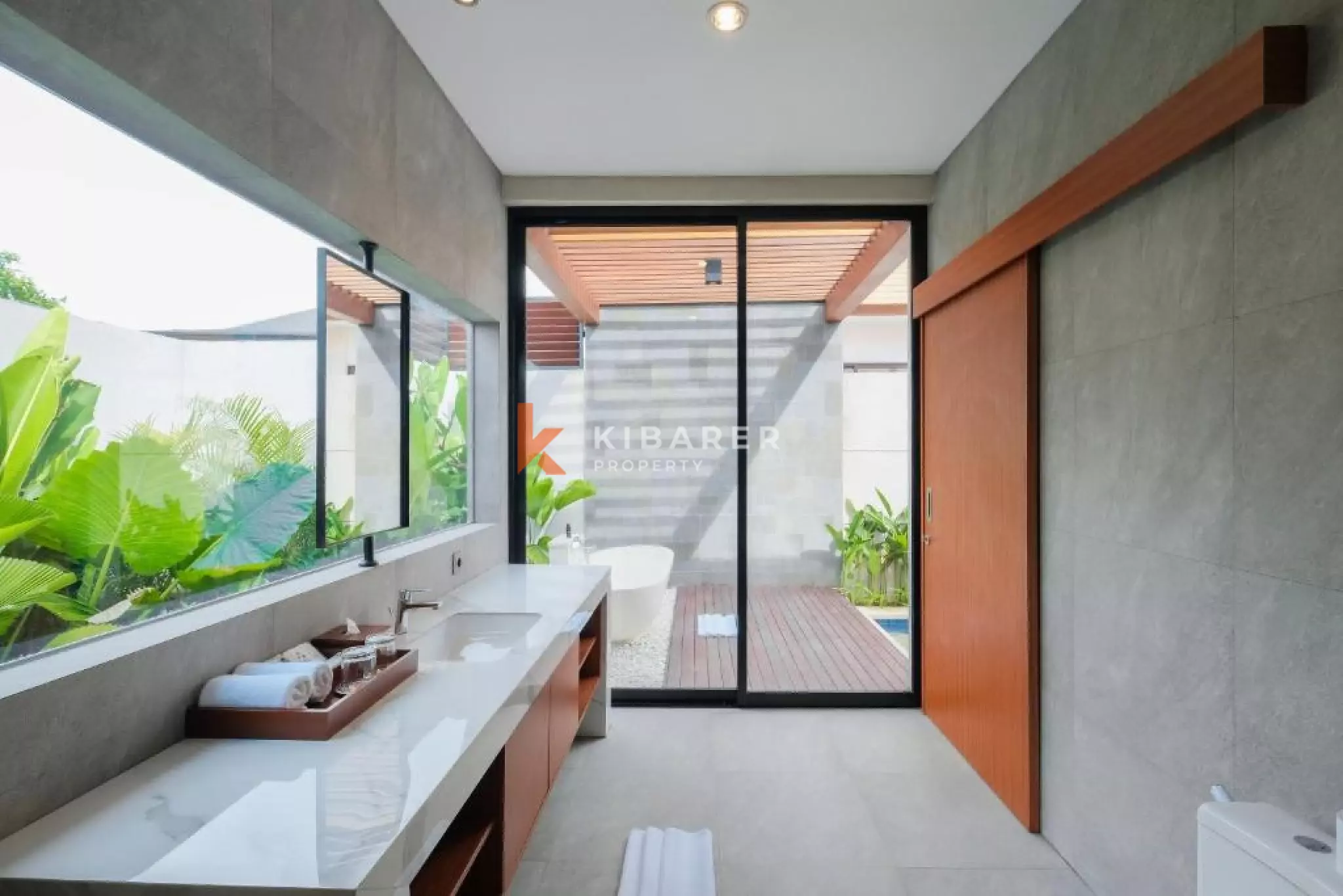 Cozy Beachside One Villa with Private Pool in Seseh