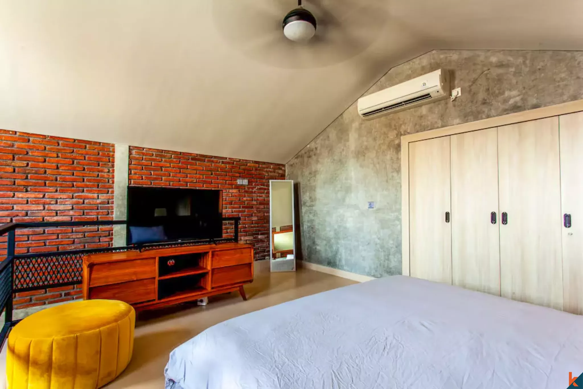 One Bedroom Loft Style Leasehold Property in Central Umalas - Bumbak