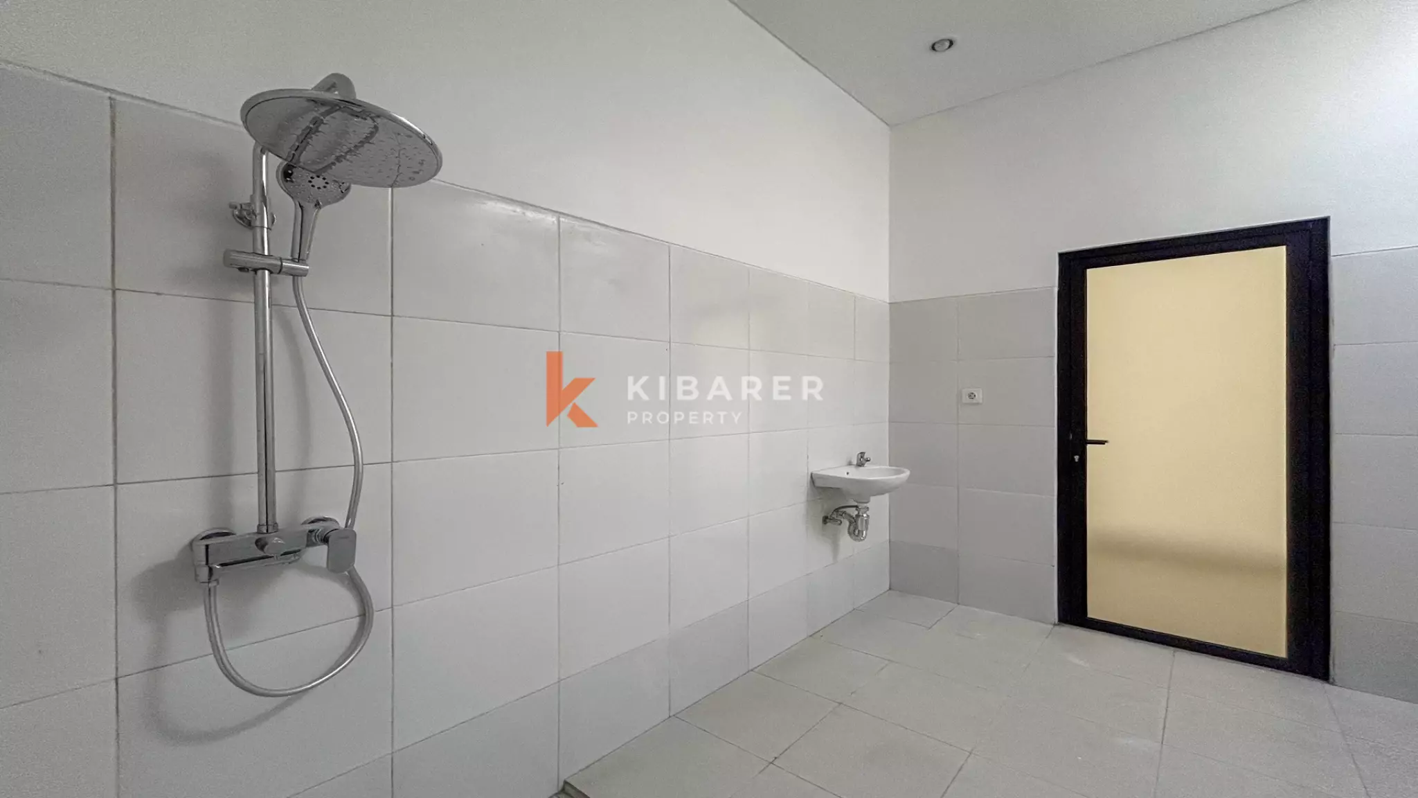 Modern Unfurnished Three-Bedroom Villa with Private Pool in Prime Pererenan Location