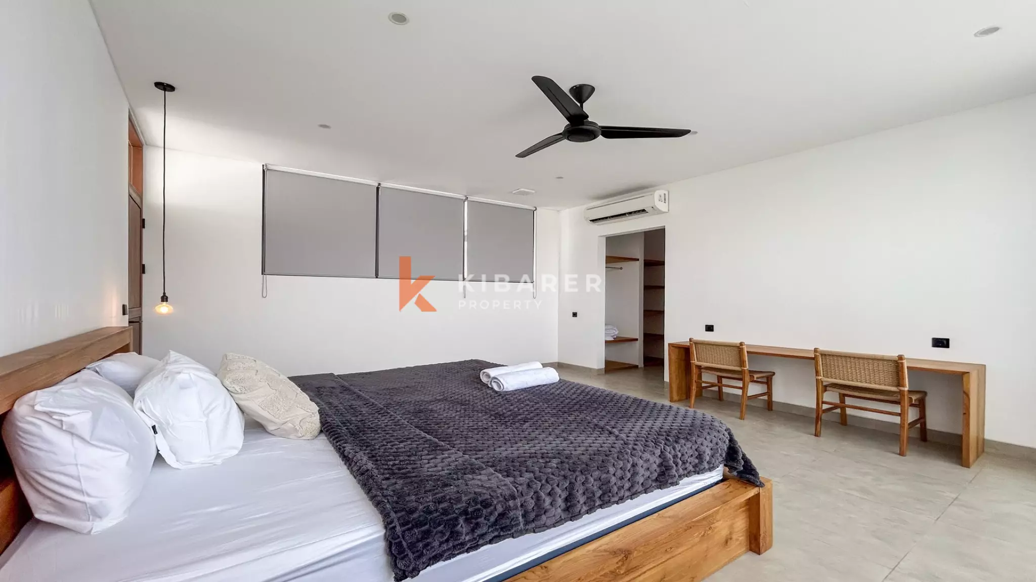 Villa tropicale contemporaine de deux chambres avec piscine privée à Batu Bolong, un emplacement de choix