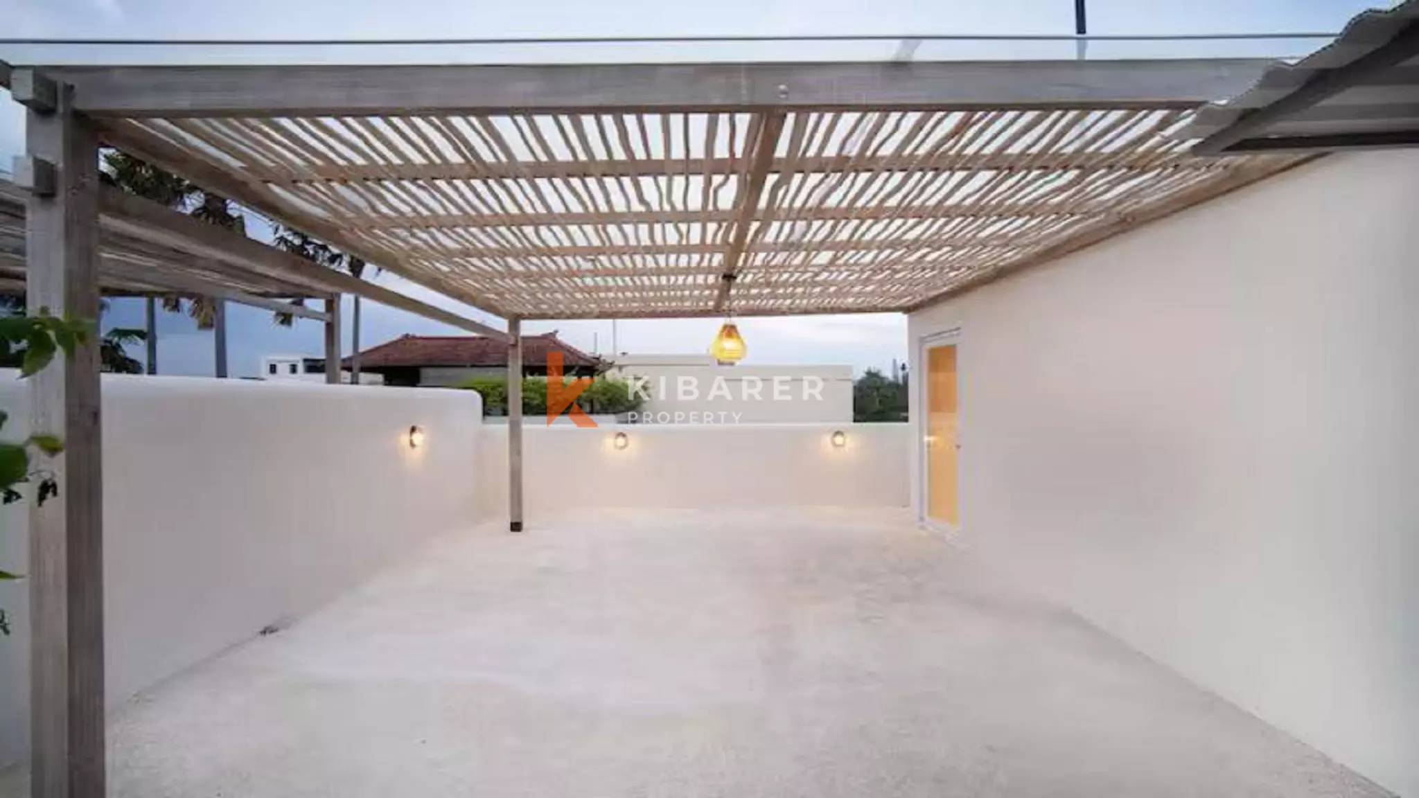 Spanish Style Two-Bedrooms Villa With Rooftop in Heart of Berawa