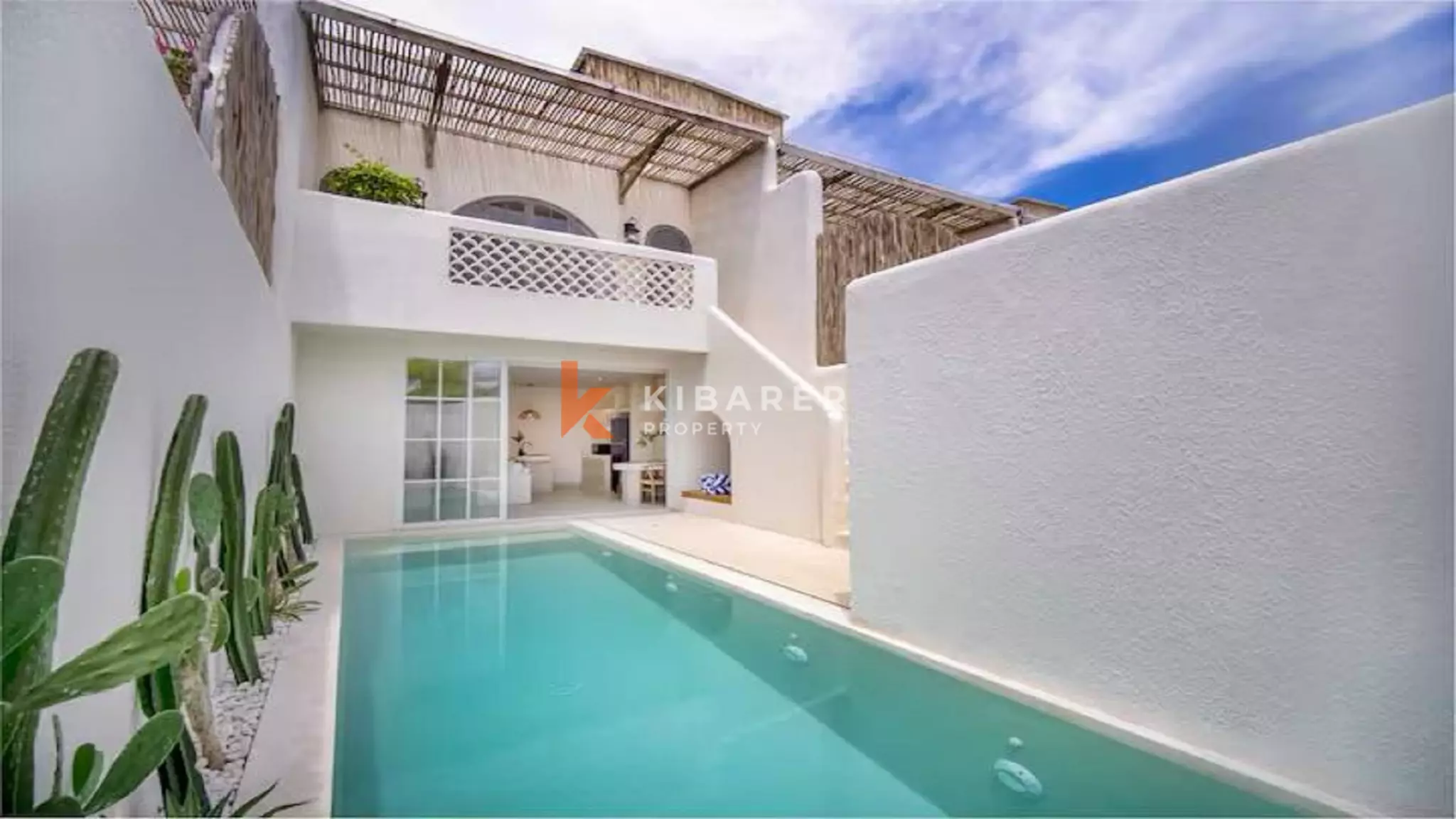 Spanish Style Two-Bedrooms Villa With Rooftop in Heart of Berawa