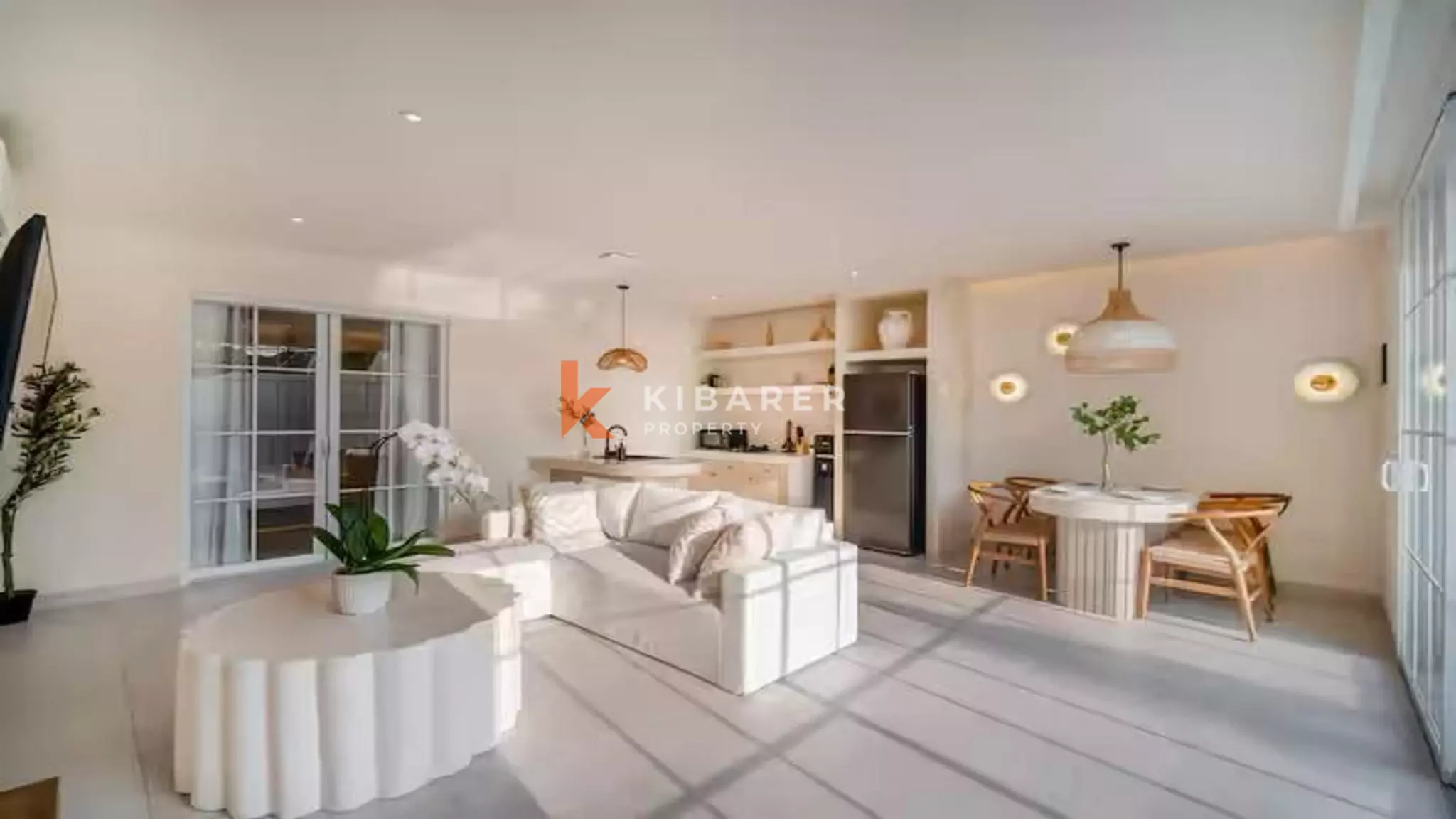 Spanish Style Two-Bedrooms Villa With Rooftop in Heart of Berawa