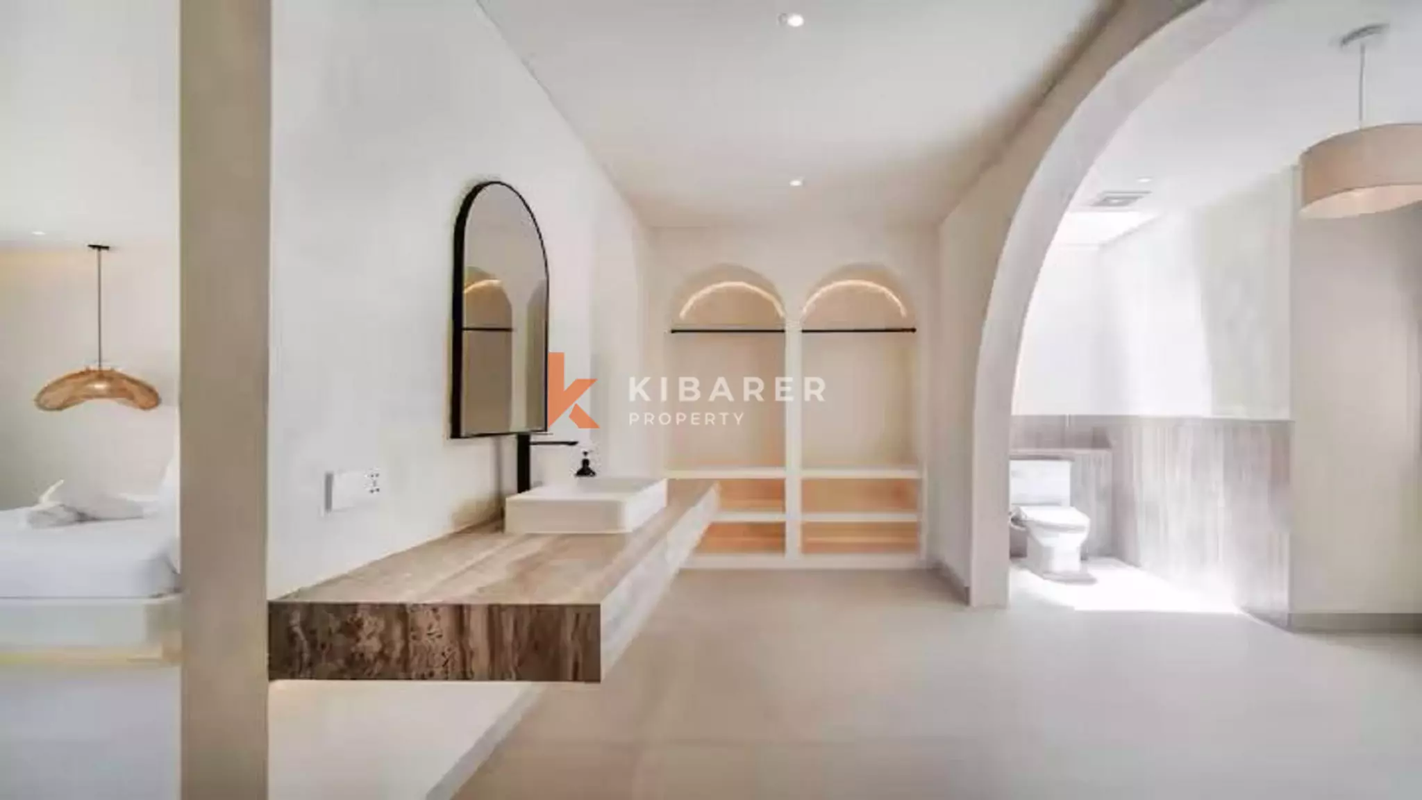 Spanish Style Two-Bedrooms Villa With Rooftop in Heart of Berawa