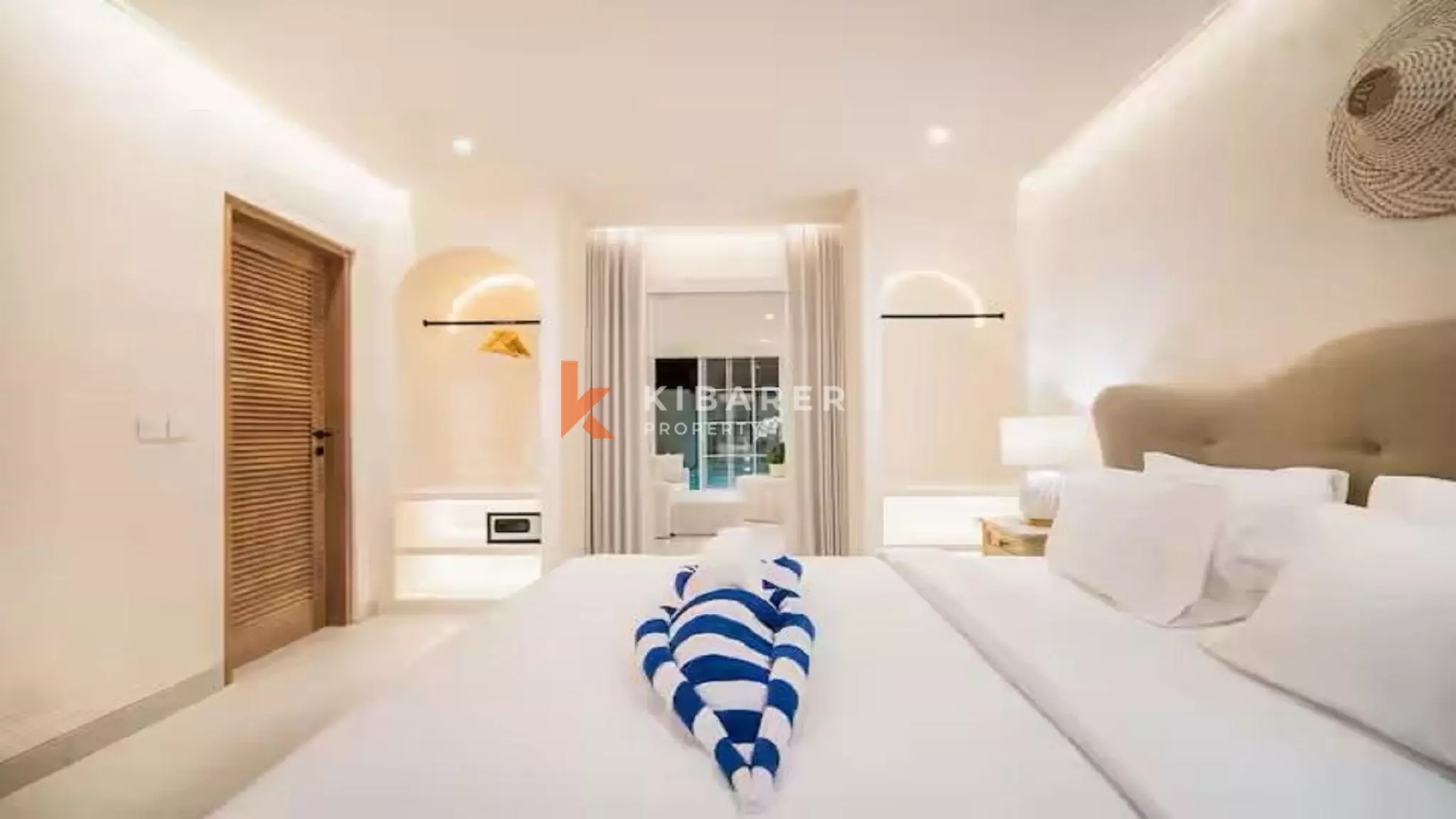 Spanish Style Two-Bedrooms Villa With Rooftop in Heart of Berawa