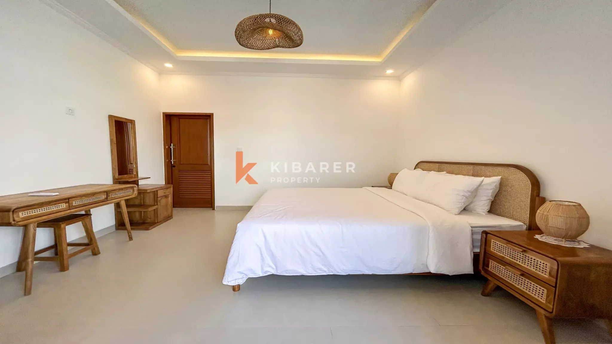 Charming Three-Bedroom Tropical Villa with Pool in Buduk