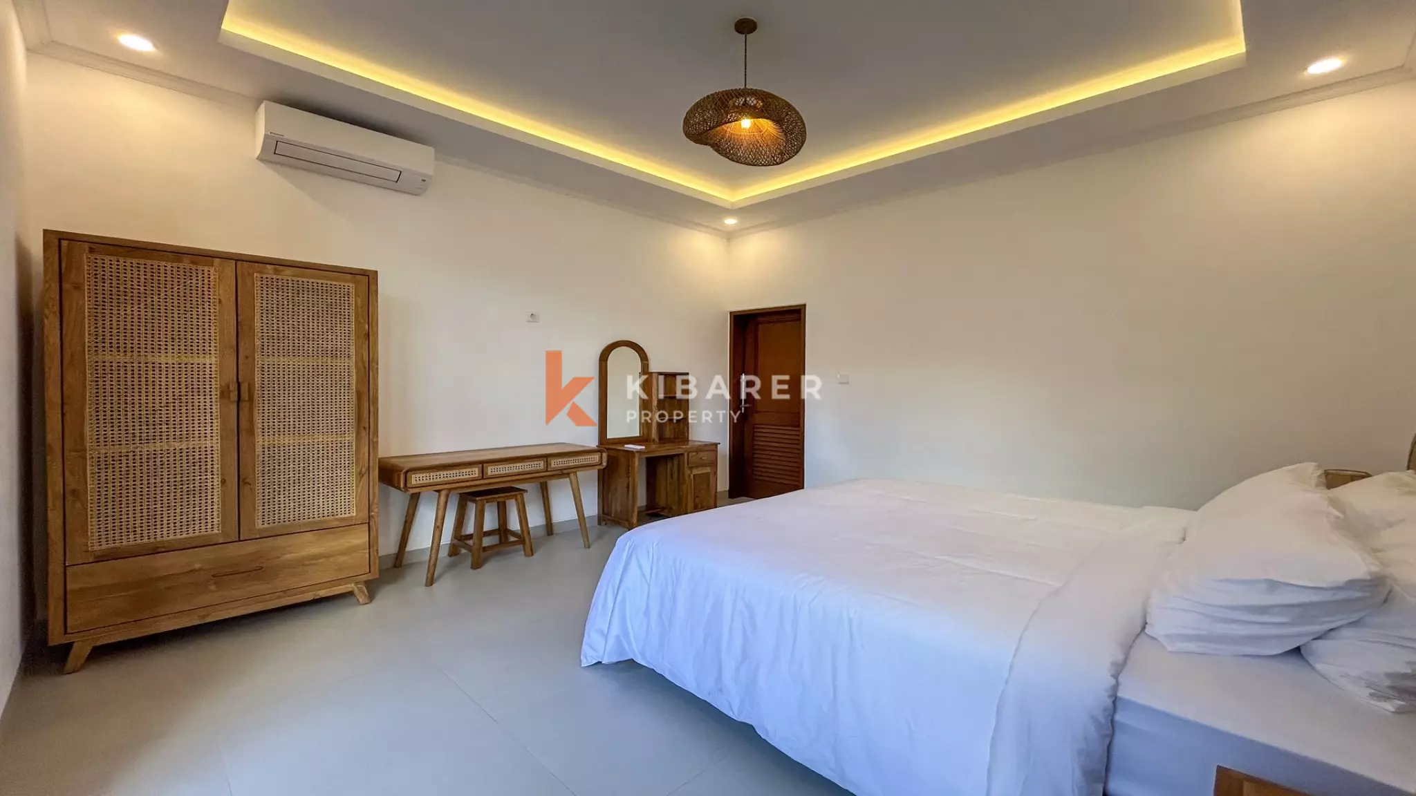 Charming Three-Bedroom Tropical Villa with Pool in Buduk