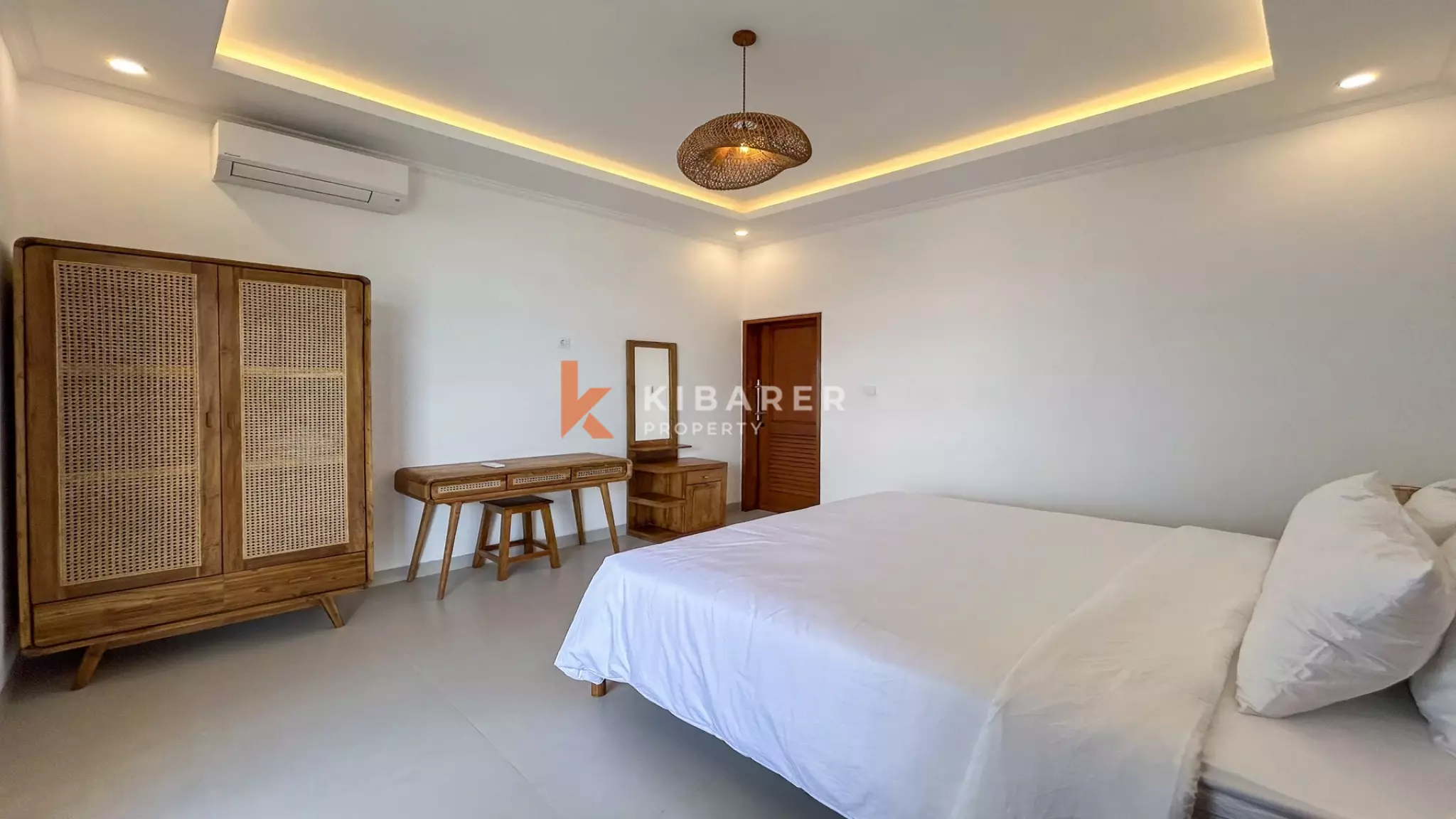 Charming Three-Bedroom Tropical Villa with Pool in Buduk