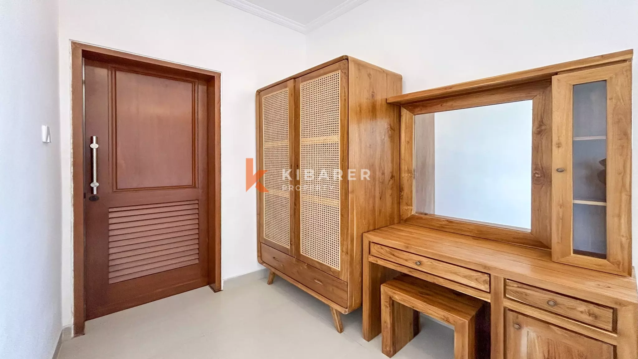 Charming Three-Bedroom Tropical Villa with Pool in Buduk