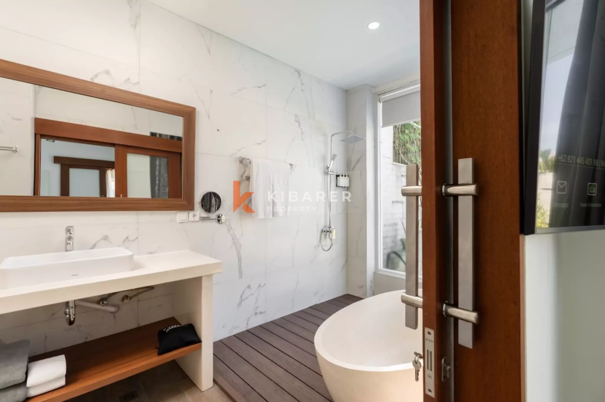 Villa Satu Kamar Tidur Bercahaya Bulan dengan Gazebo di Kerobokan