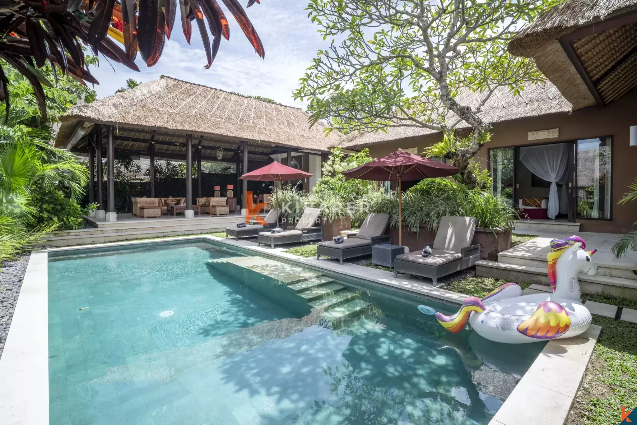 Villa Tropis Tiga Kamar Tidur yang Tenang di Jantung Pererenan