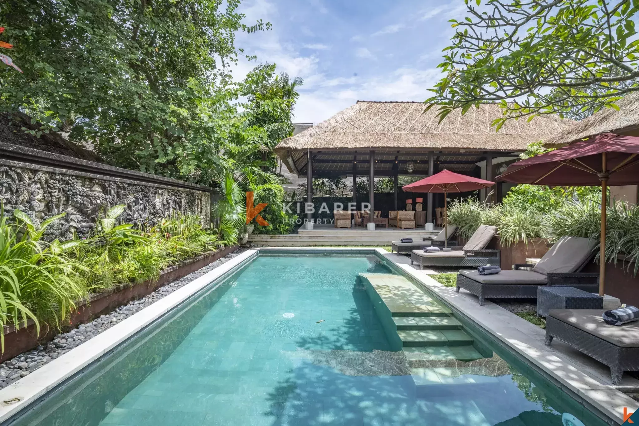 Villa Tropis Tiga Kamar Tidur yang Tenang di Jantung Pererenan