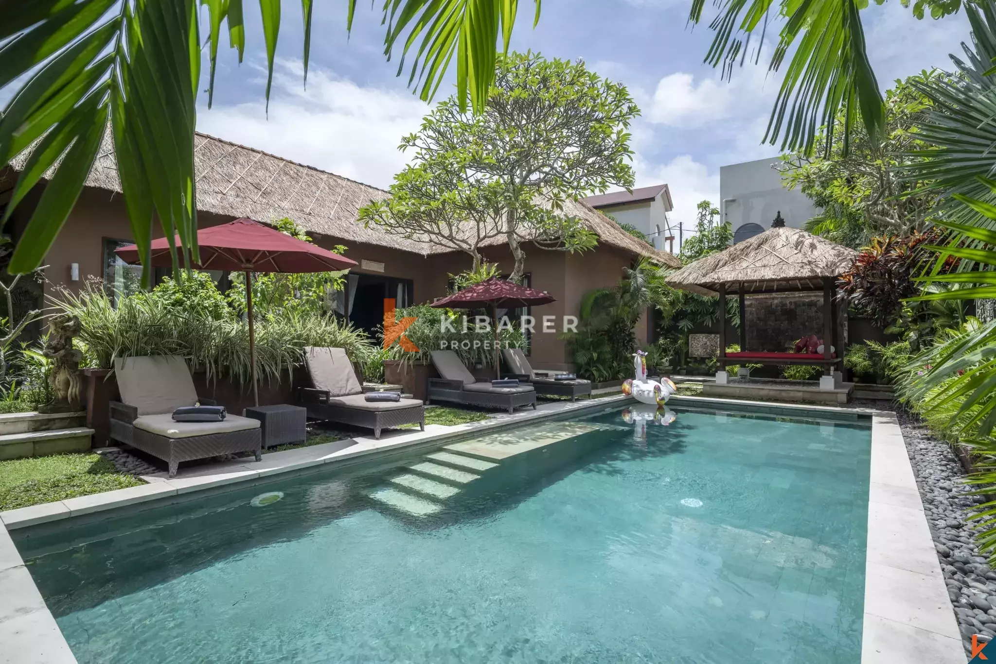 Villa Tropis Tiga Kamar Tidur yang Tenang di Jantung Pererenan