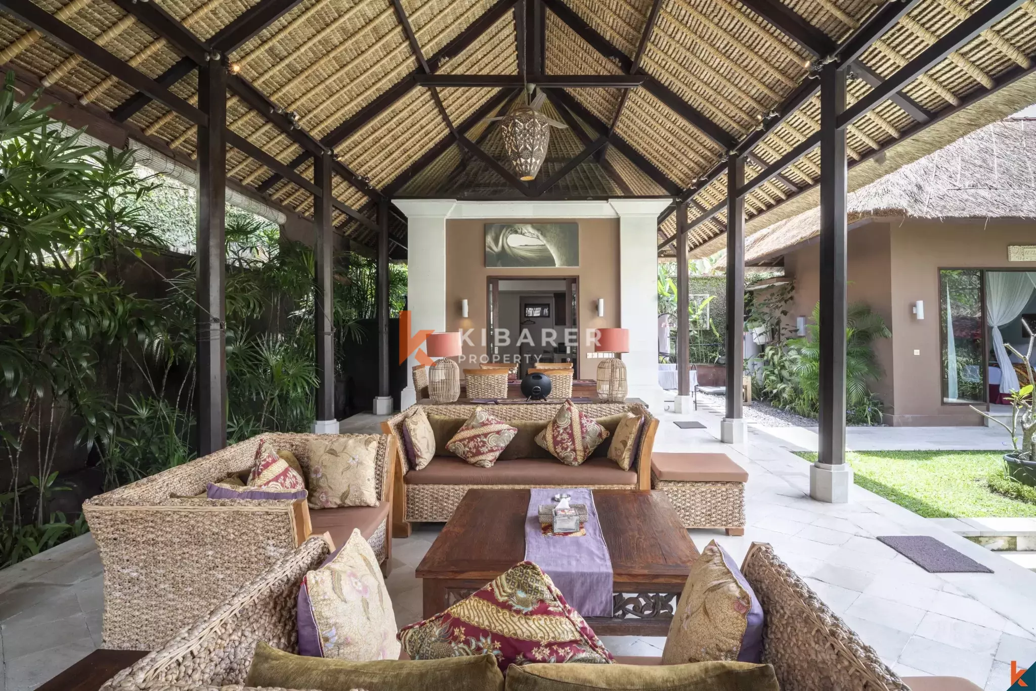 Villa Tropis Tiga Kamar Tidur yang Tenang di Jantung Pererenan