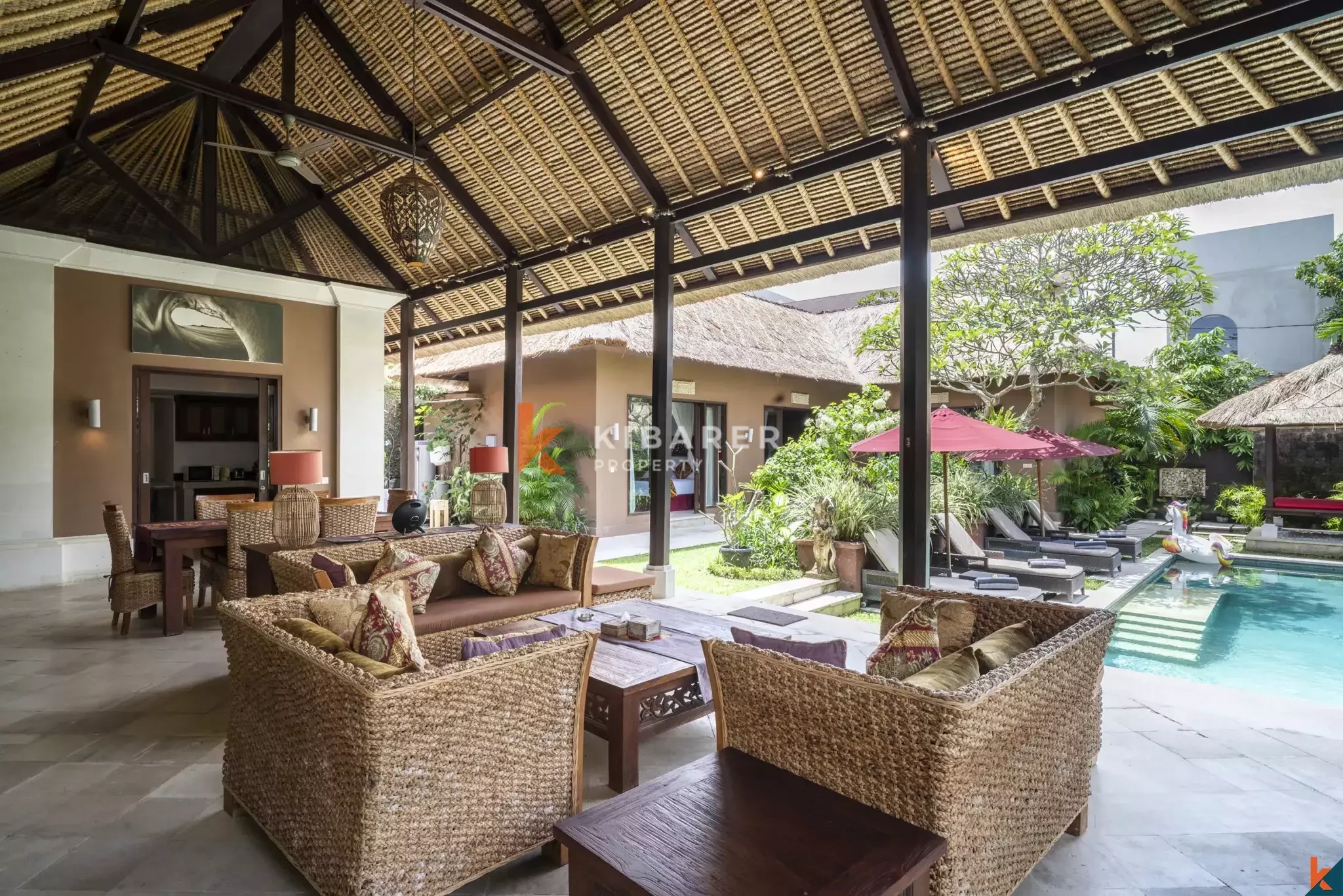 Villa Tropis Tiga Kamar Tidur yang Tenang di Jantung Pererenan