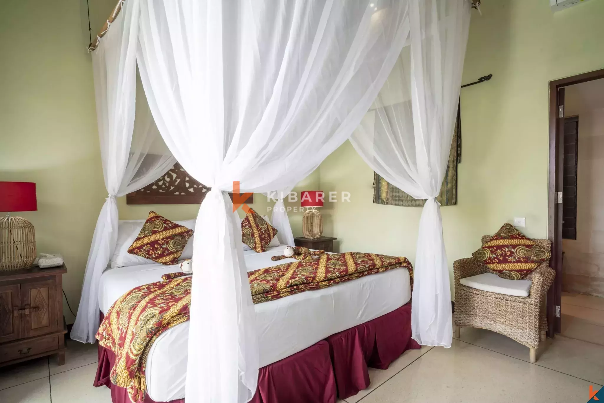 Villa Tropis Tiga Kamar Tidur yang Tenang di Jantung Pererenan