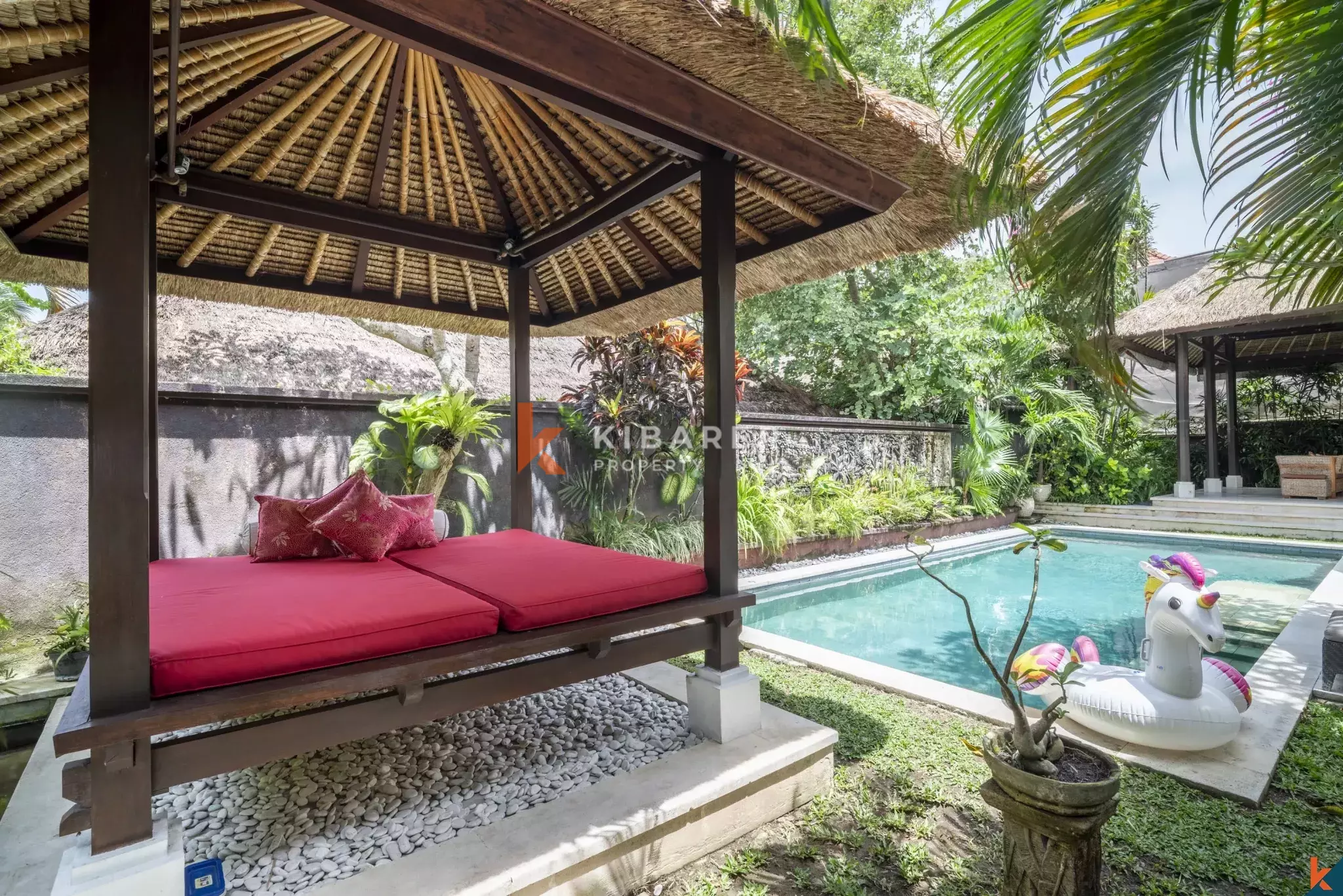 Villa Tropis Tiga Kamar Tidur yang Tenang di Jantung Pererenan