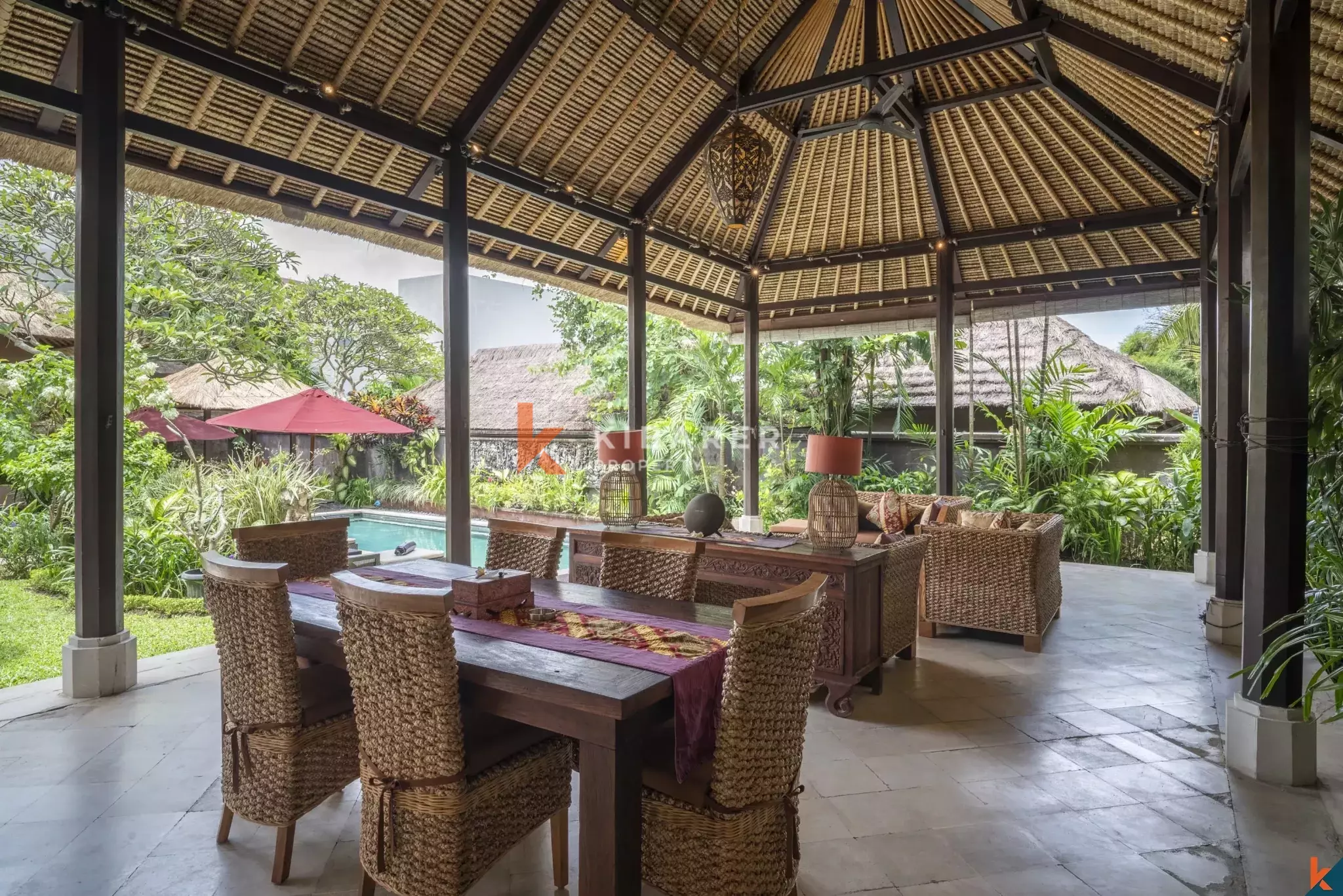 Villa Tropis Tiga Kamar Tidur yang Tenang di Jantung Pererenan