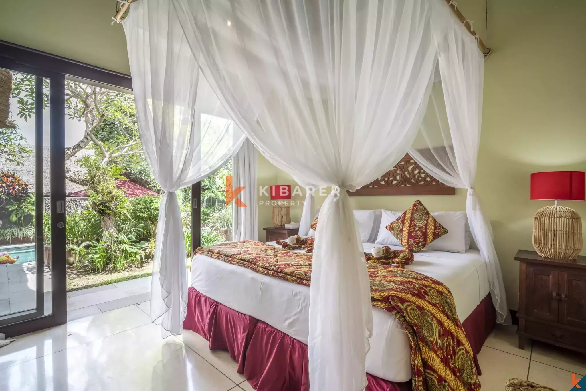 Villa Tropis Tiga Kamar Tidur yang Tenang di Jantung Pererenan