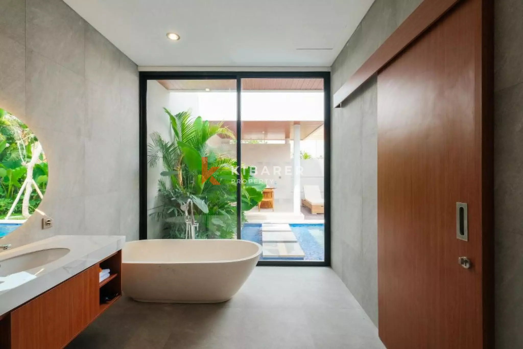 Modern Beachside One Villa with Private Pool in Seseh