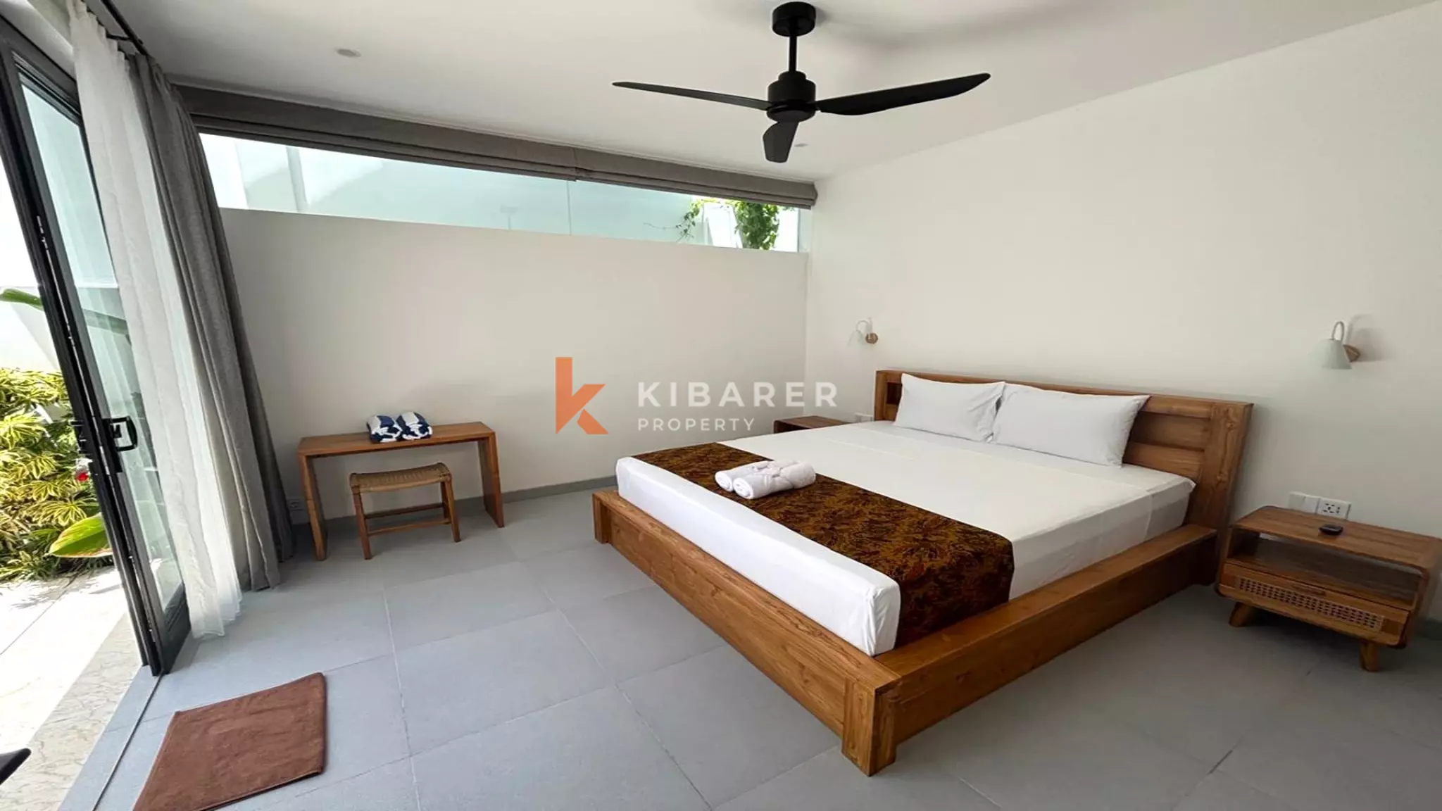 Villa Tropis Modern Satu Kamar Tidur dengan Kolam Renang Pribadi di Lokasi Strategis Batu Bolong
