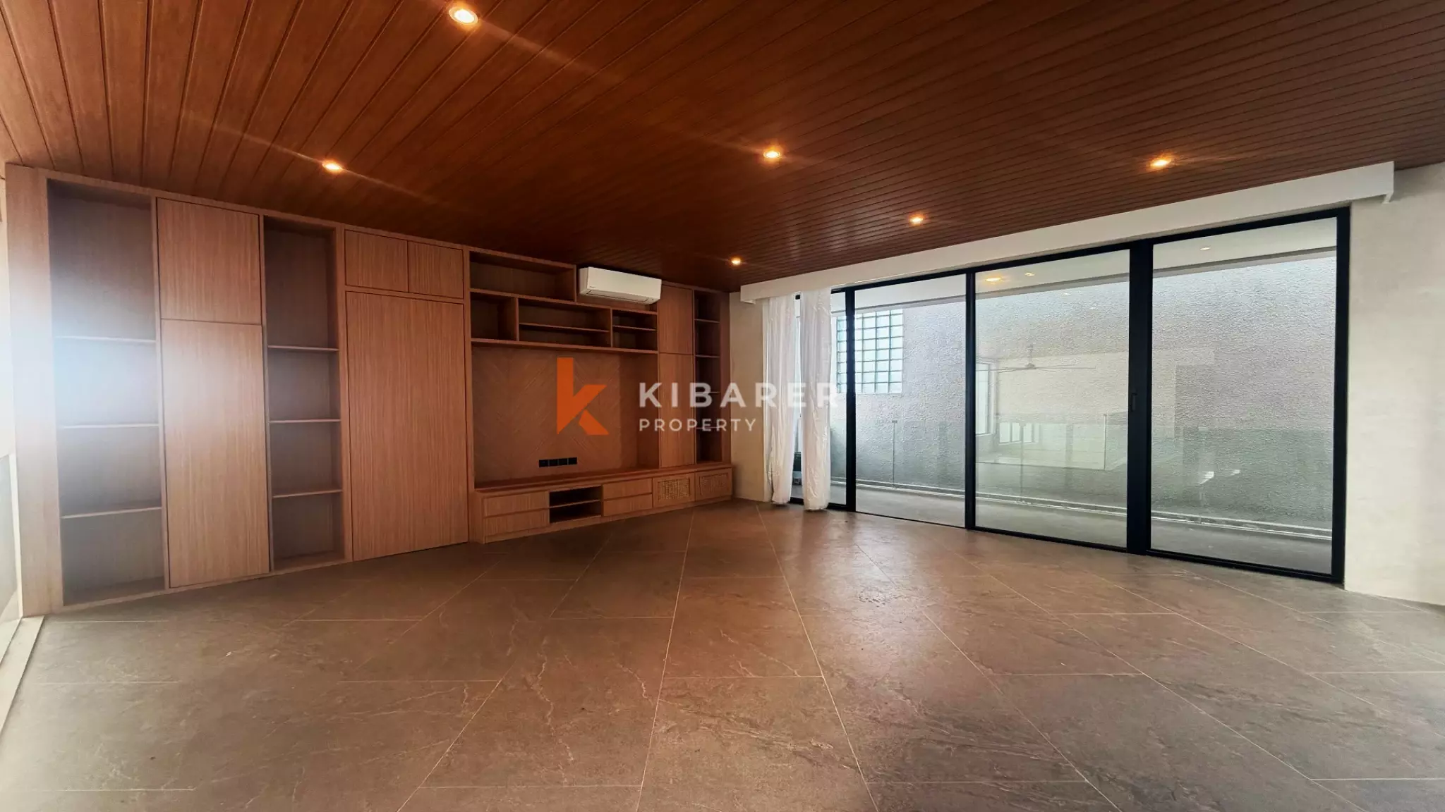 Vila Mewah Keluarga dengan Tiga Kamar Tidur dan Ruang Santai Ter sunken di Ungasan