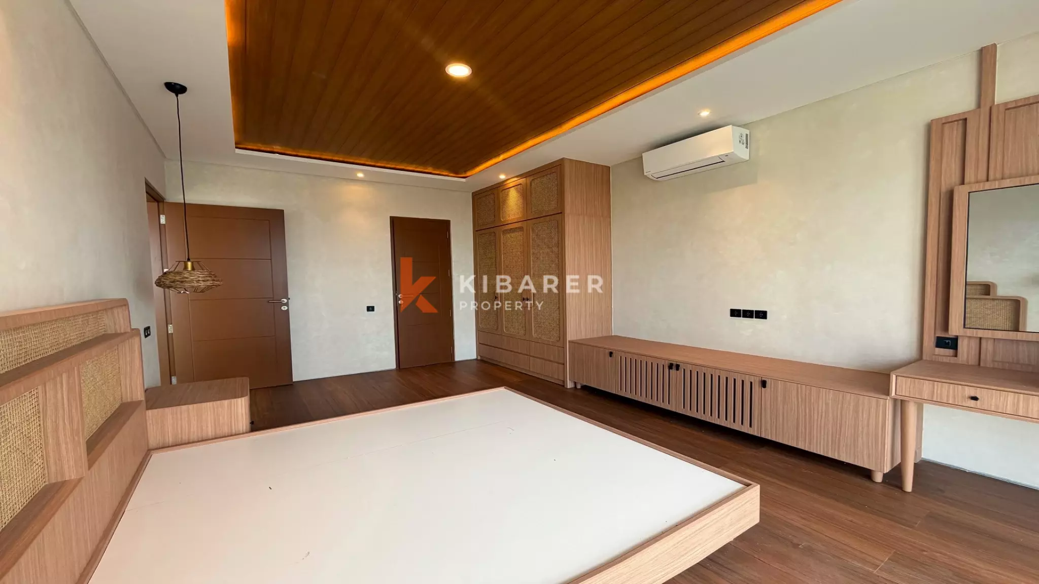 Vila Mewah Keluarga dengan Tiga Kamar Tidur dan Ruang Santai Ter sunken di Ungasan