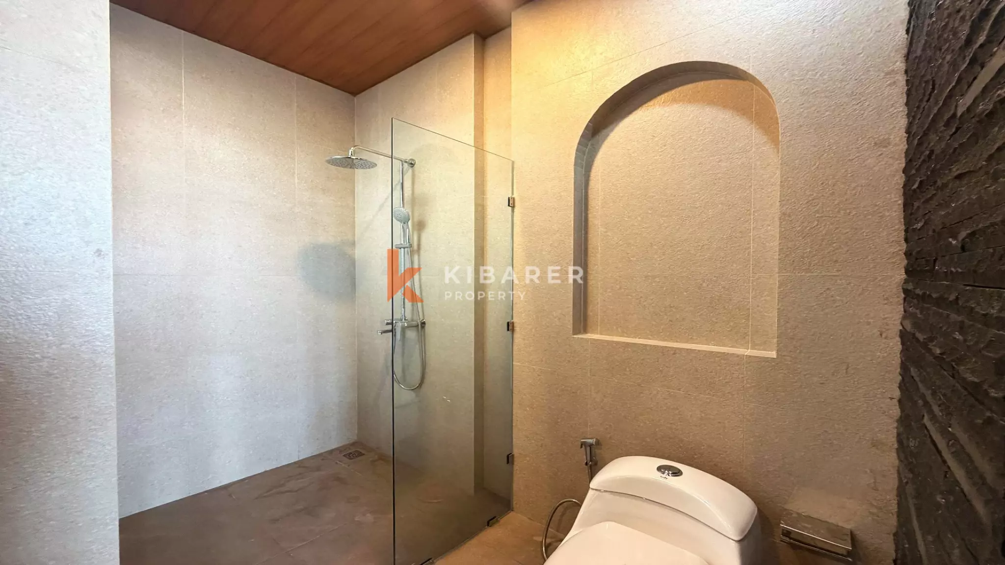 Vila Mewah Keluarga dengan Tiga Kamar Tidur dan Ruang Santai Ter sunken di Ungasan