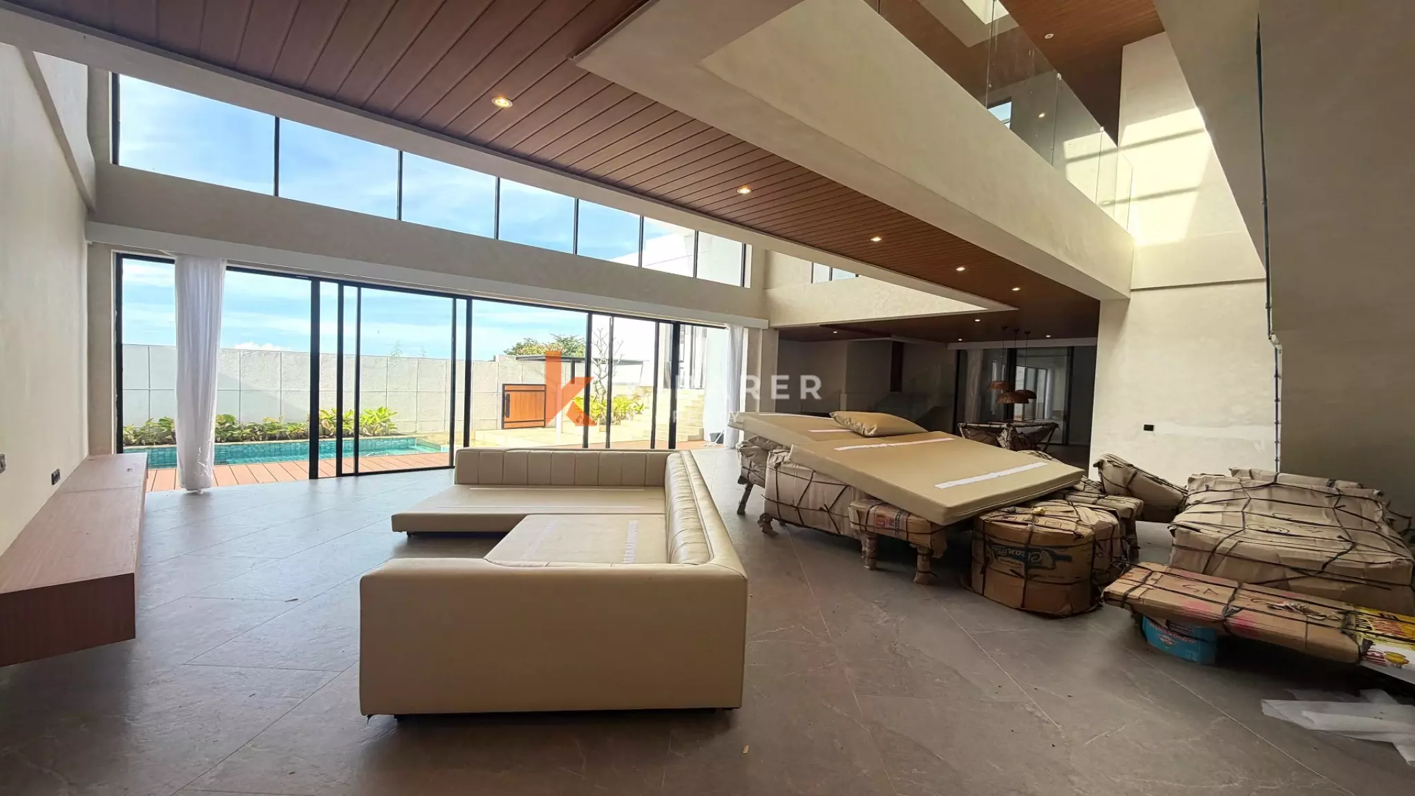 Vila Mewah Keluarga dengan Tiga Kamar Tidur dan Ruang Santai Ter sunken di Ungasan